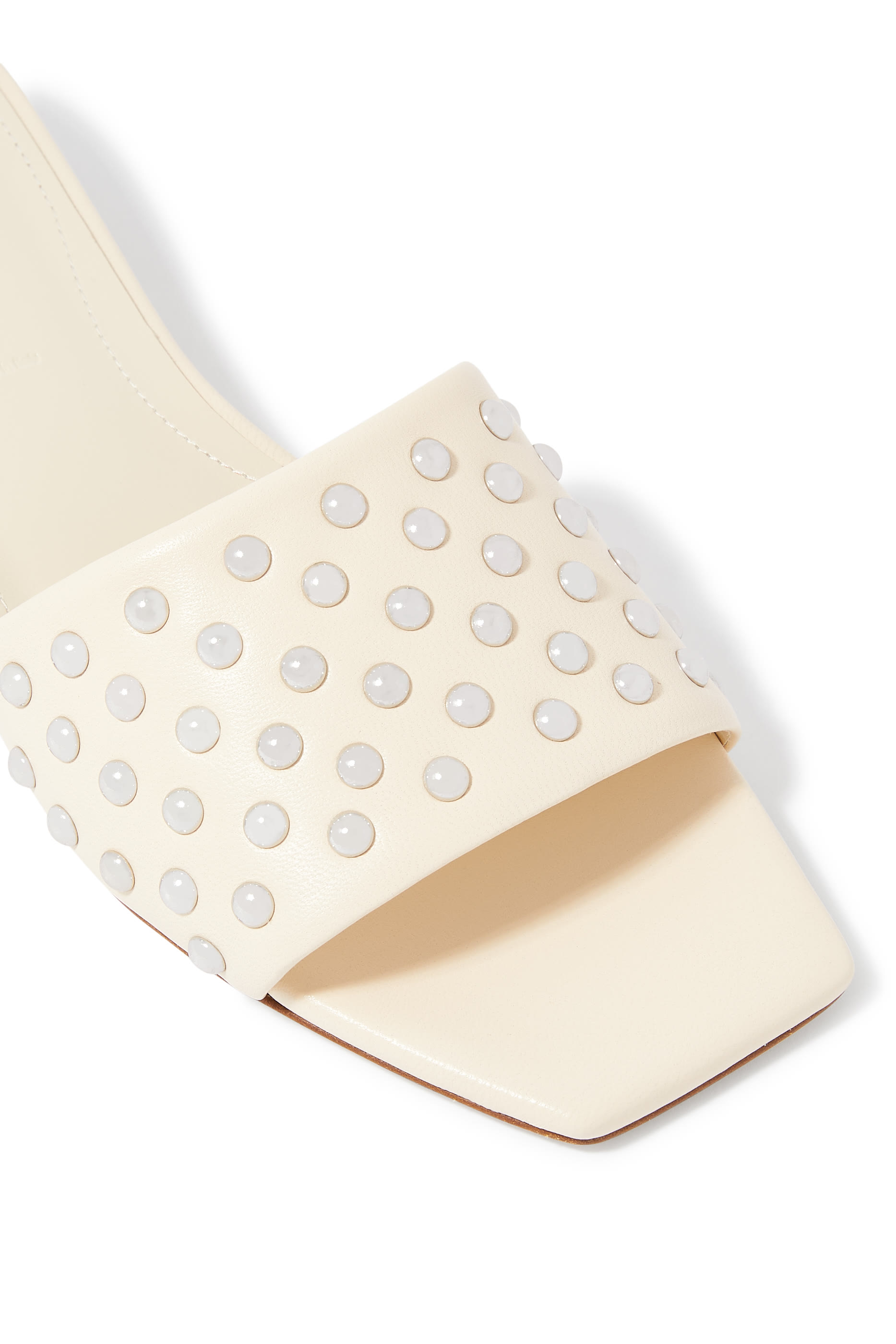 صندل آنا مرصع بأحجار جلد نابا