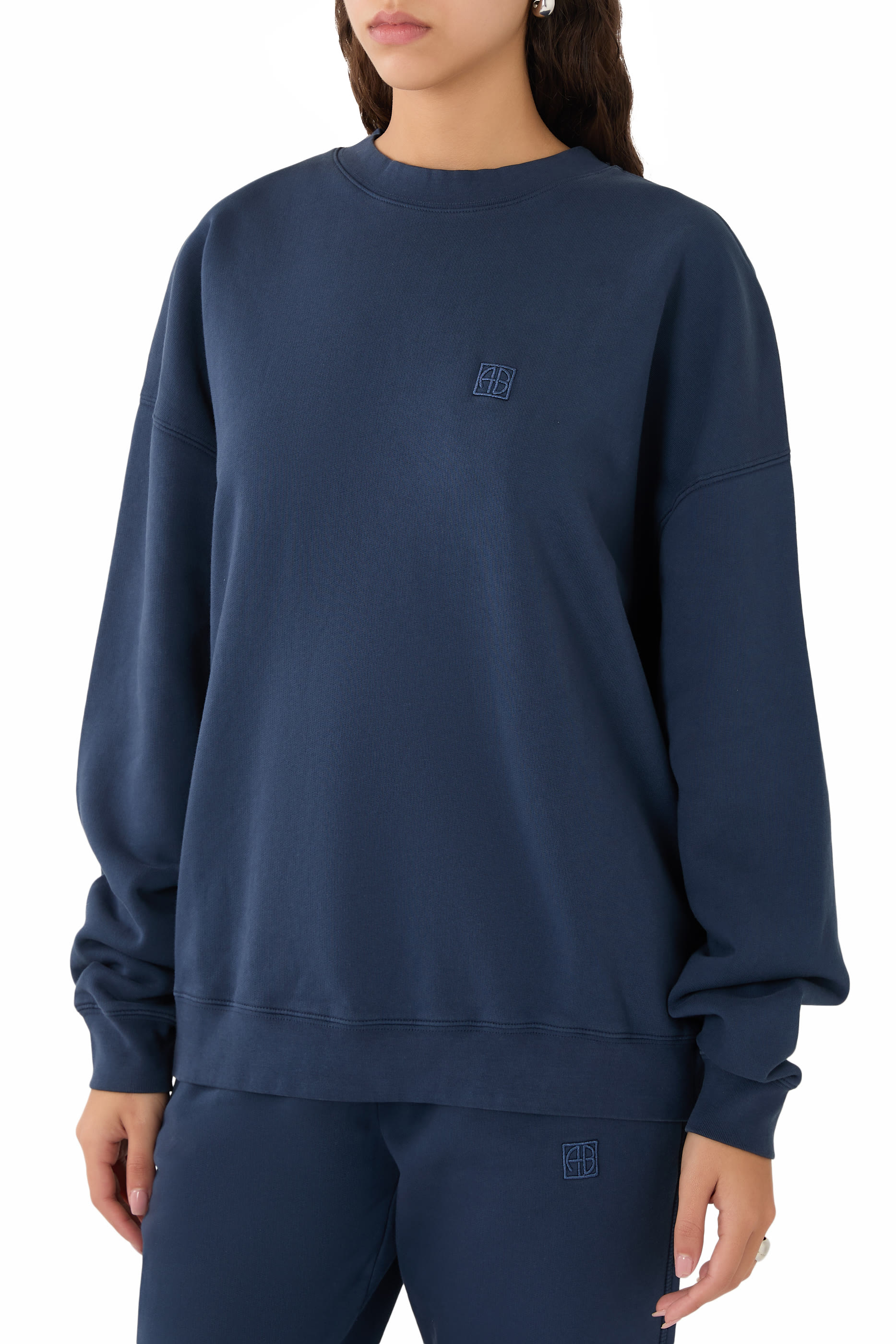 سويت شيرت مايلز برقعة مربعة بحروف شعار الماركة