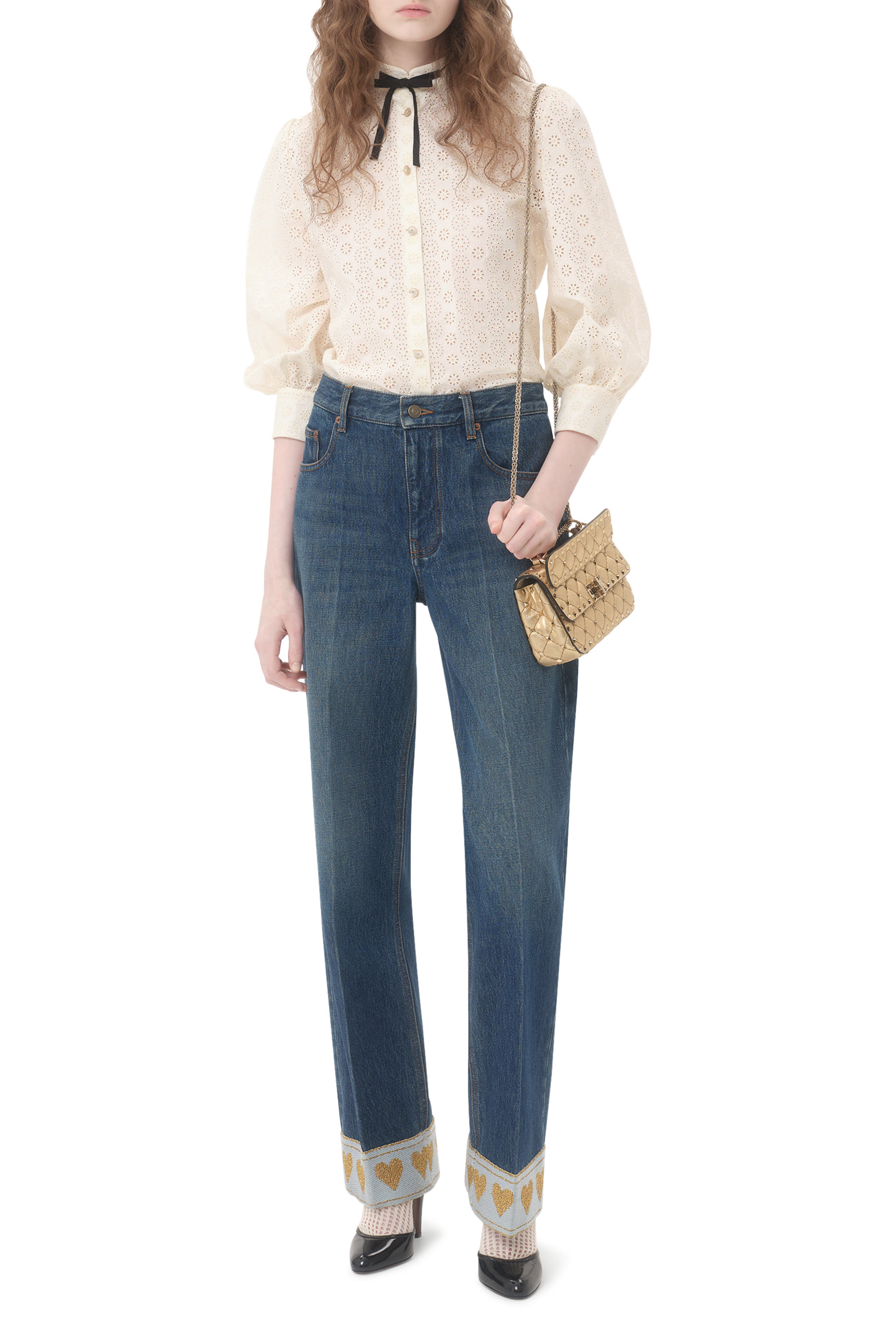 حقيبة صغيرة بحلي هرمية جلد نابا لامع