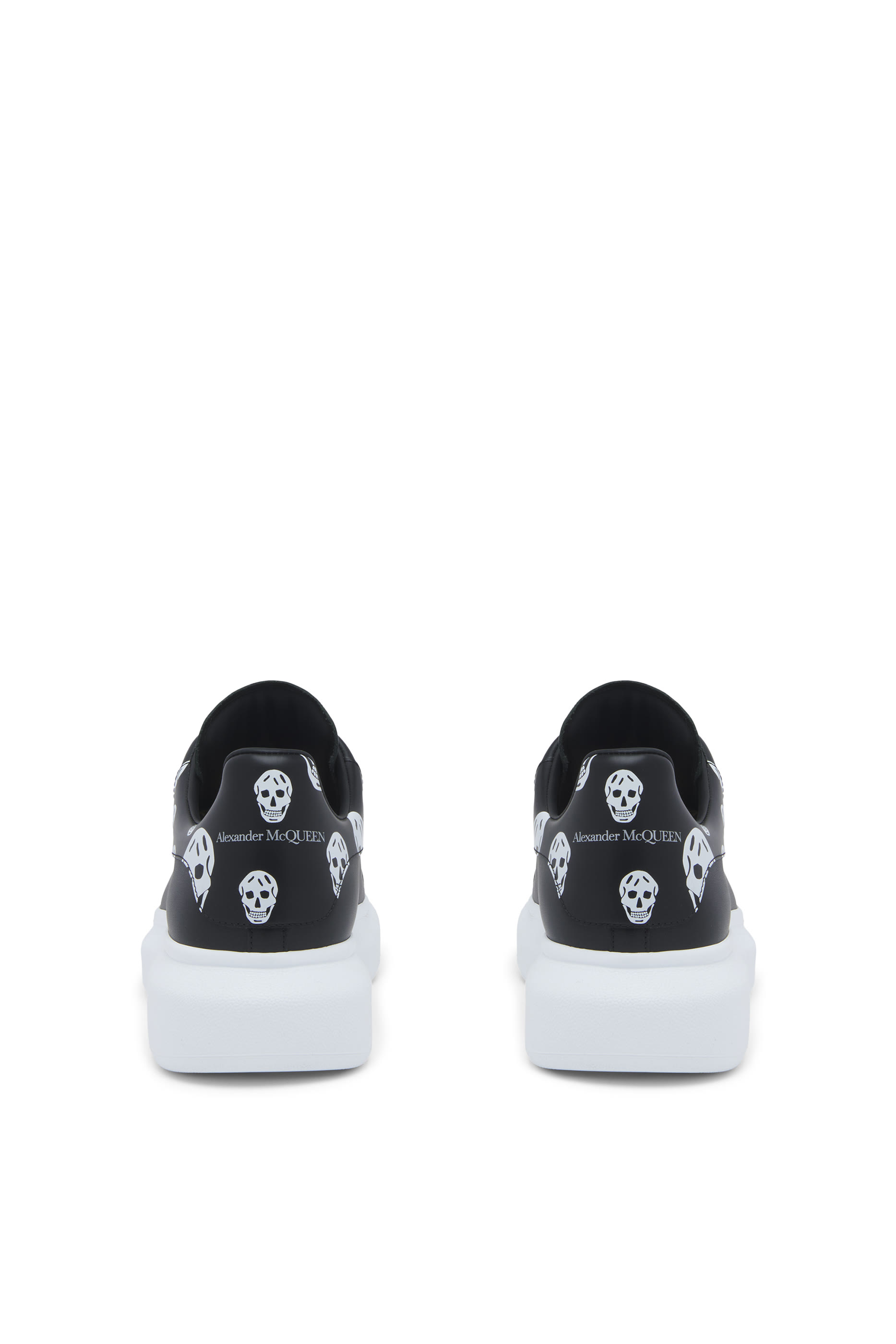 سنيكرز بنعل عريض