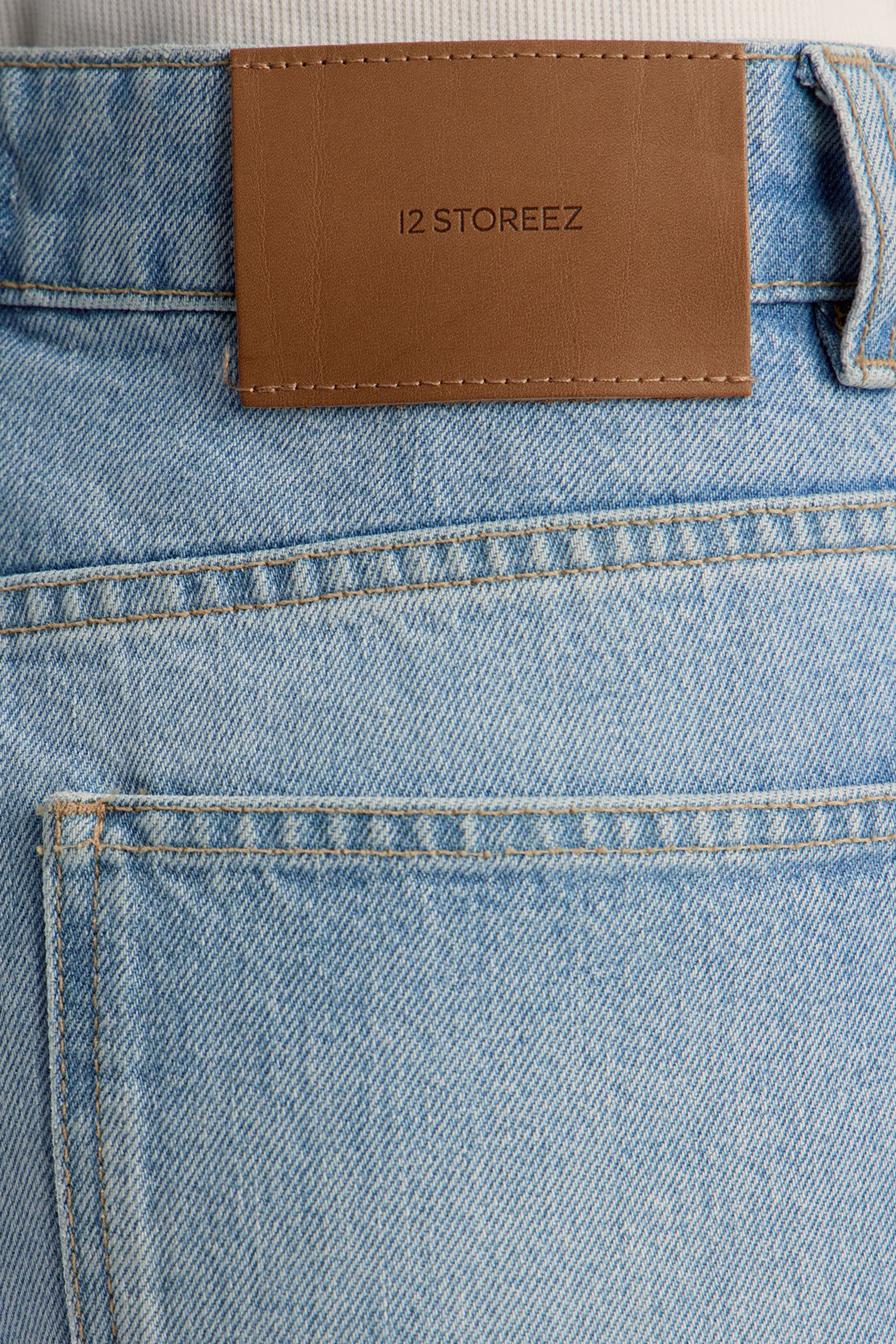 بنطال جينز 415 بقصة ساق واسعة