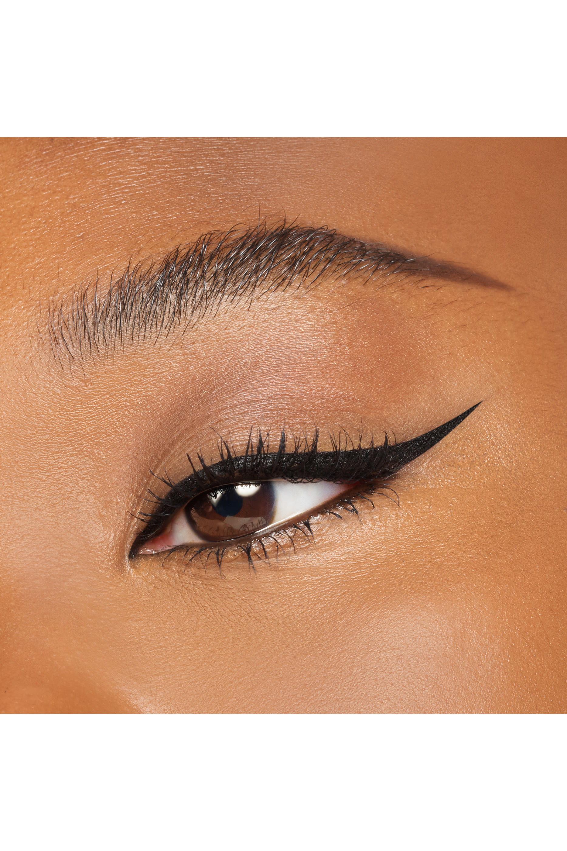 قلم تحديد العيون