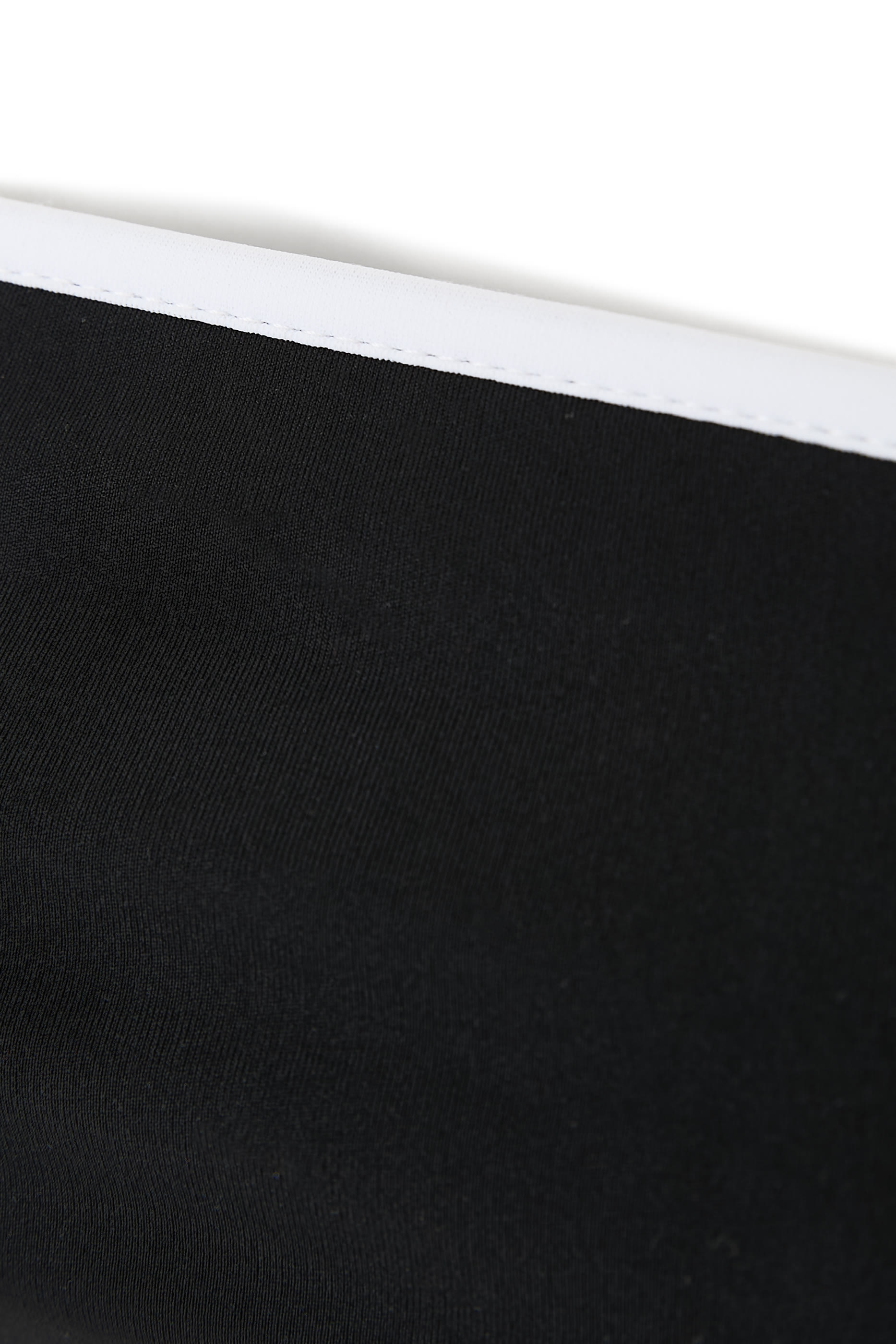 قطعة بيكيني سفلية بزهور كروشيه