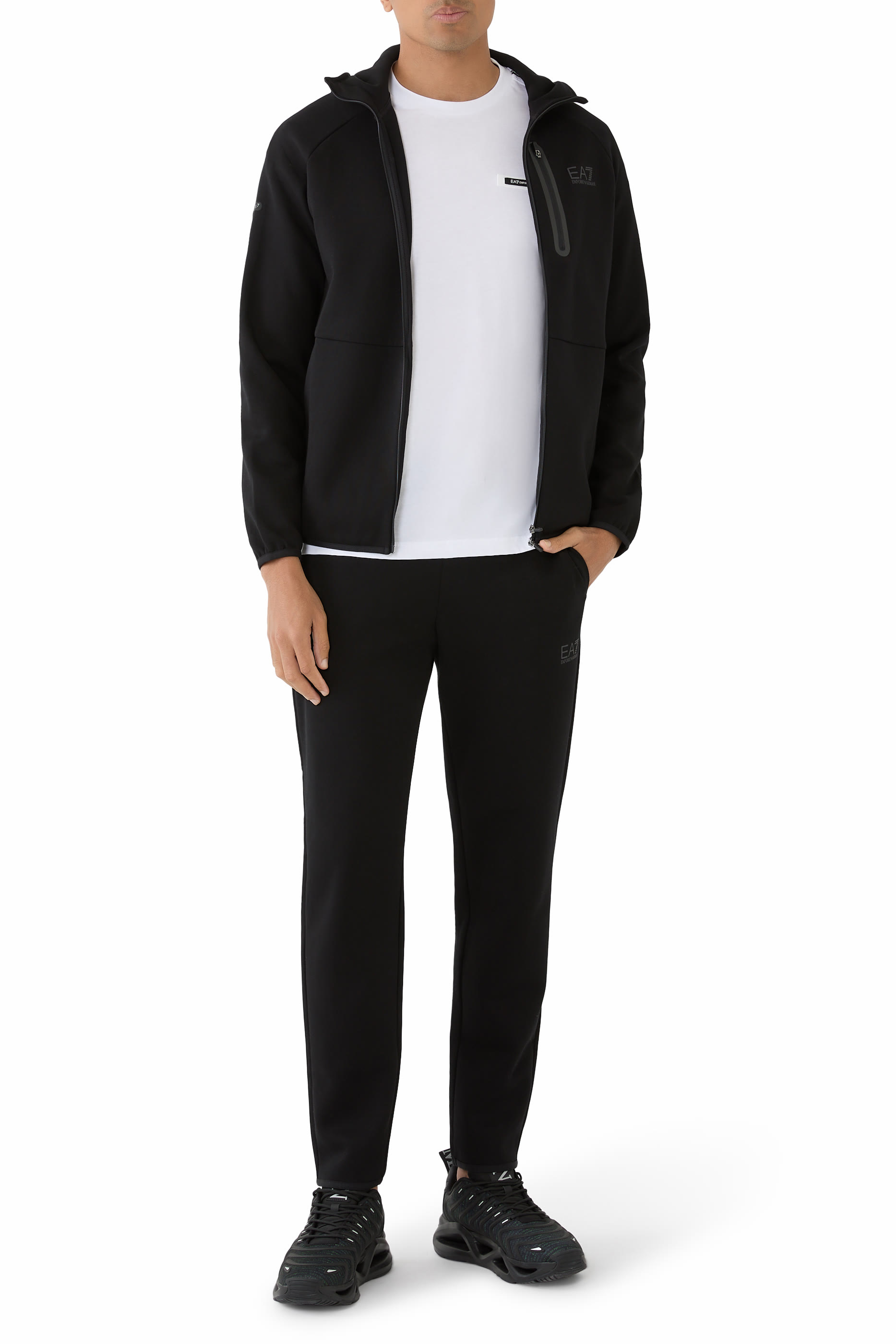 تيشيرت بشعار الماركة