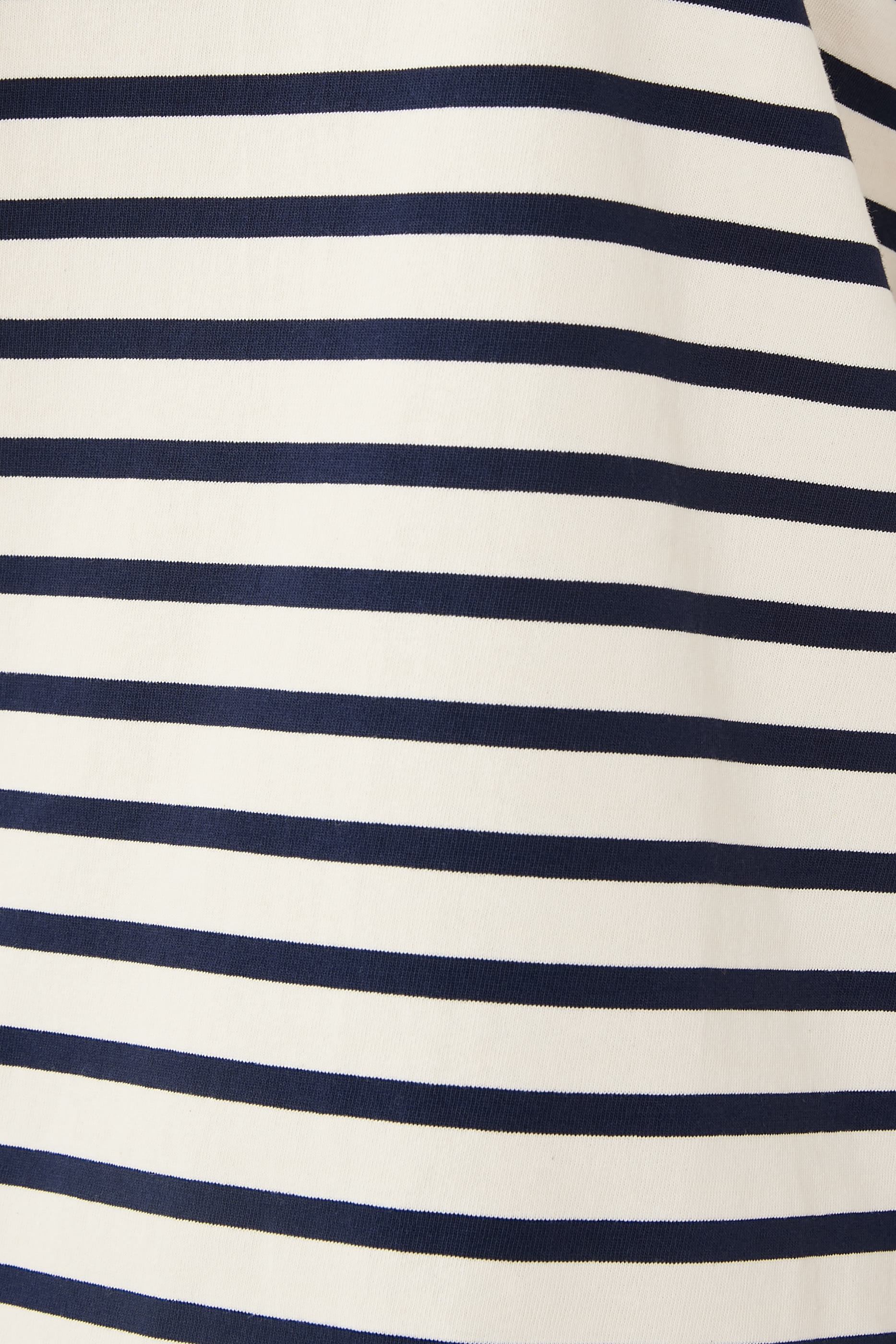 تيشيرت بيرفكت مخطط بأكمام طويلة