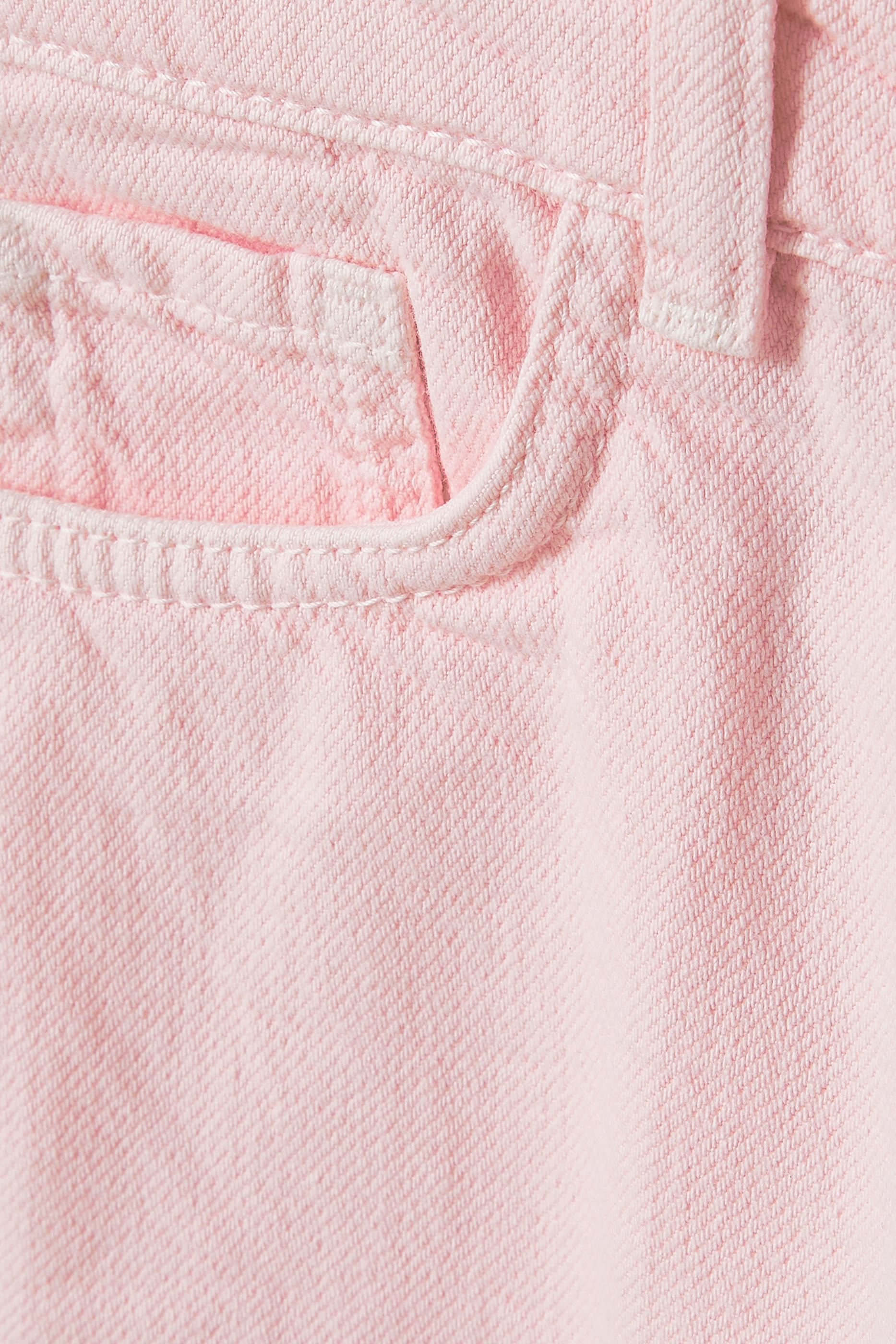 شورت بحواف مزينة بكشكش للأطفال