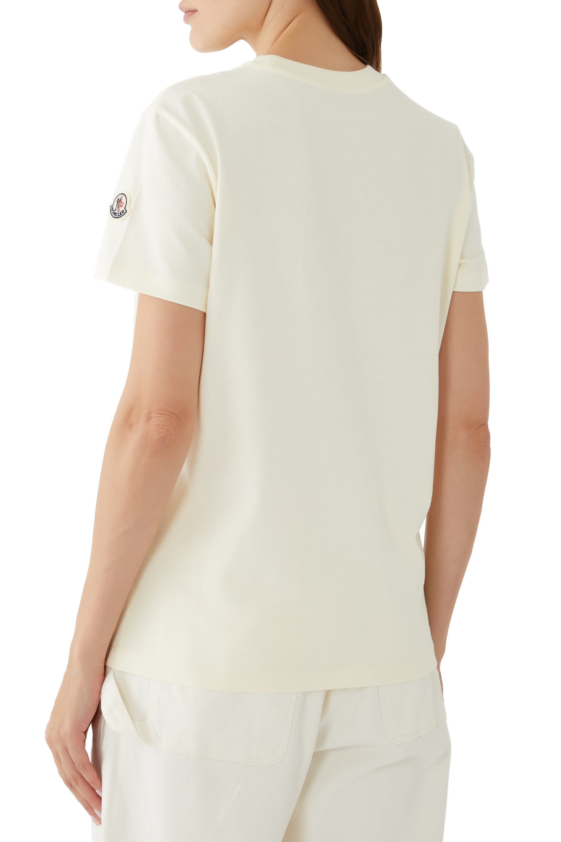 تيشيرت بطبعات شعار الماركة