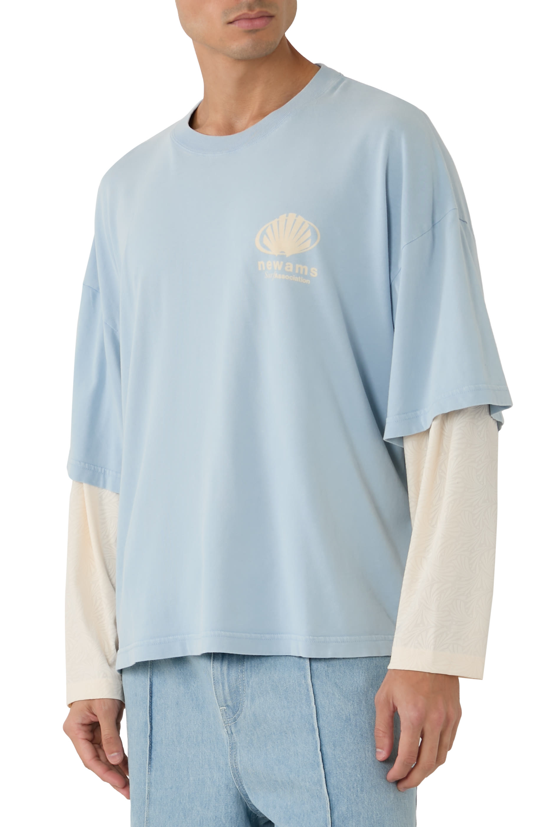 تيشيرت بشعار الماركة 