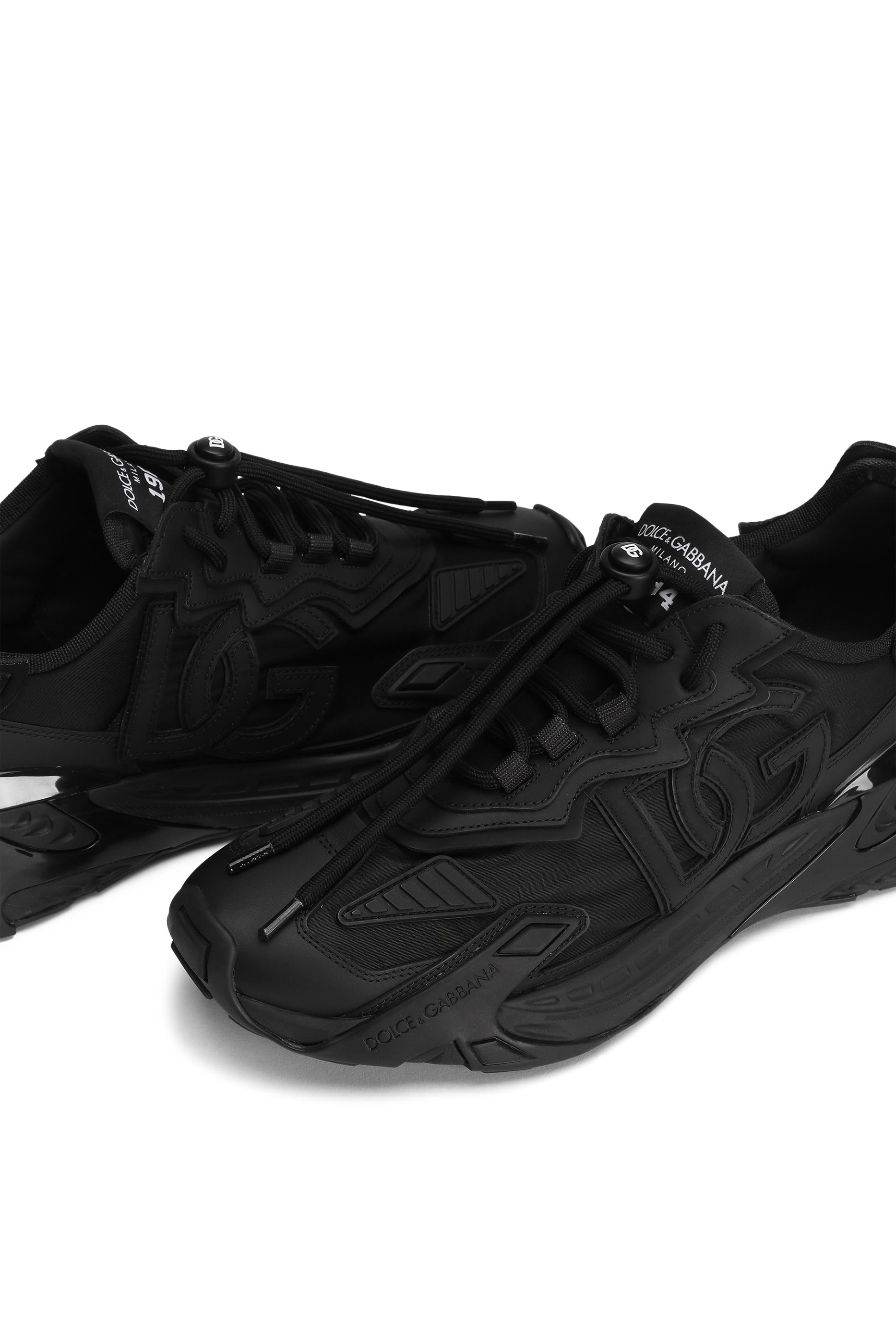 سنيكرز دايماستر