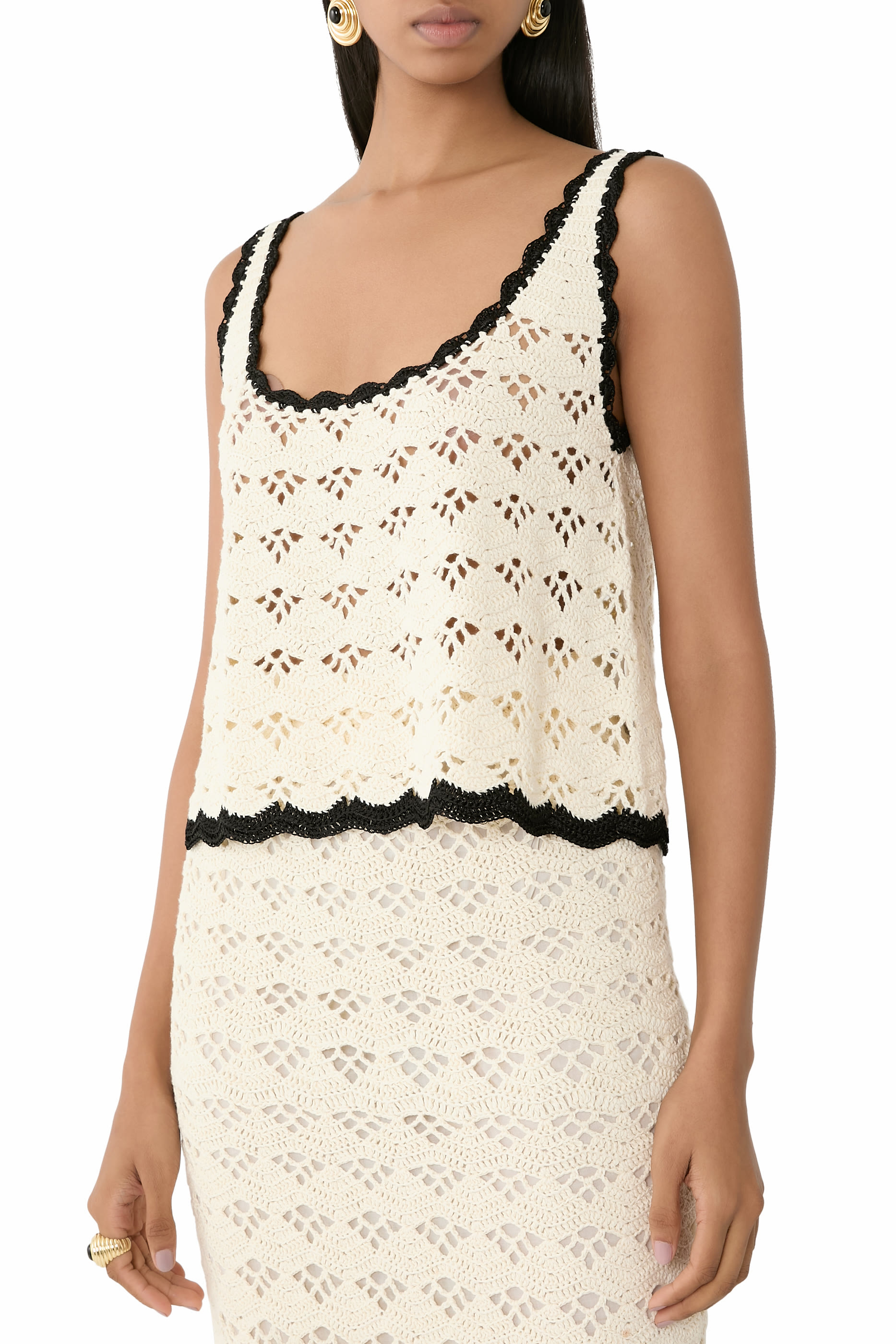 بلوزة ريانون بلا أكمام كروشيه