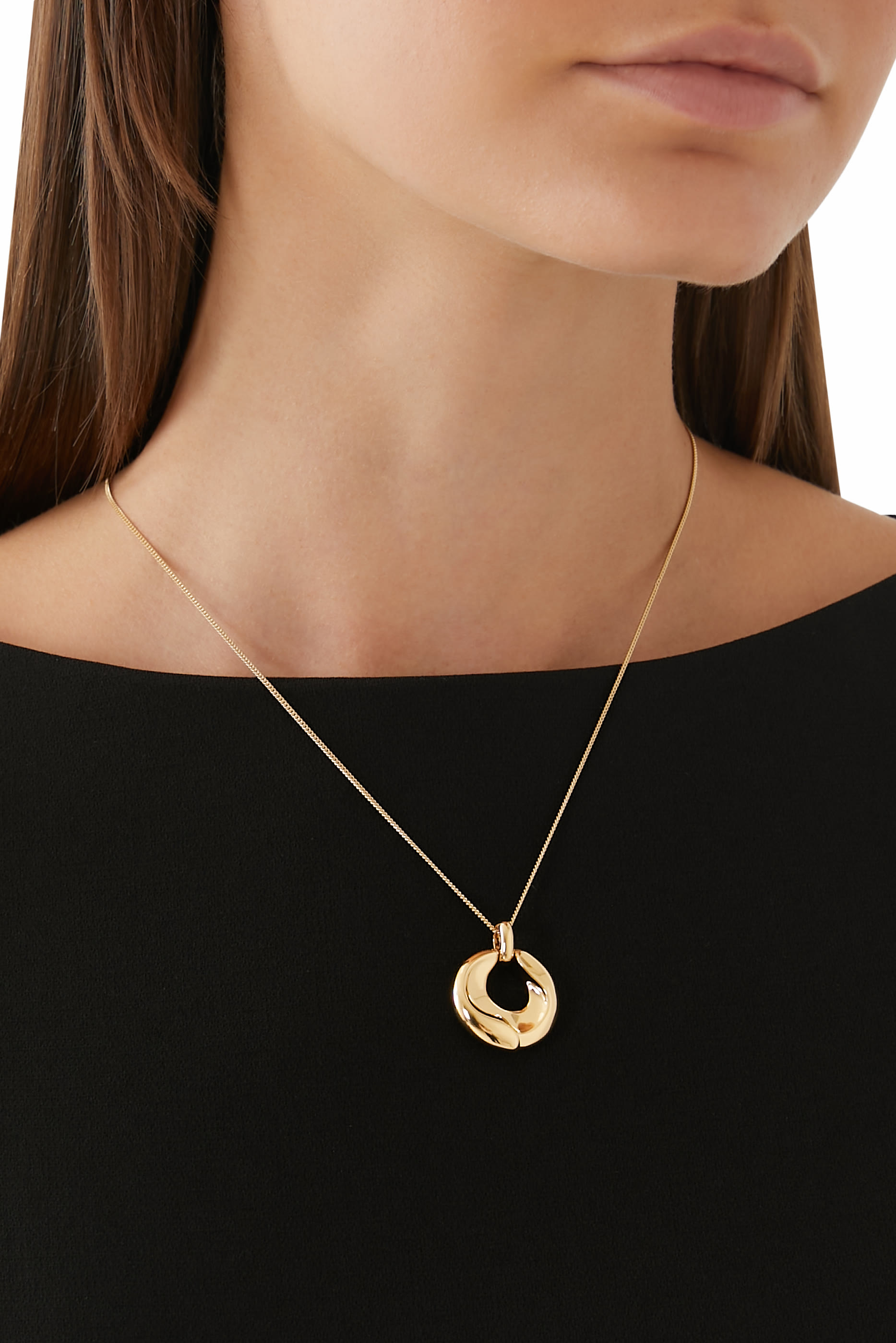 قلادة ريدج بحلية بتصميم منحوت وحواف منصهرة 