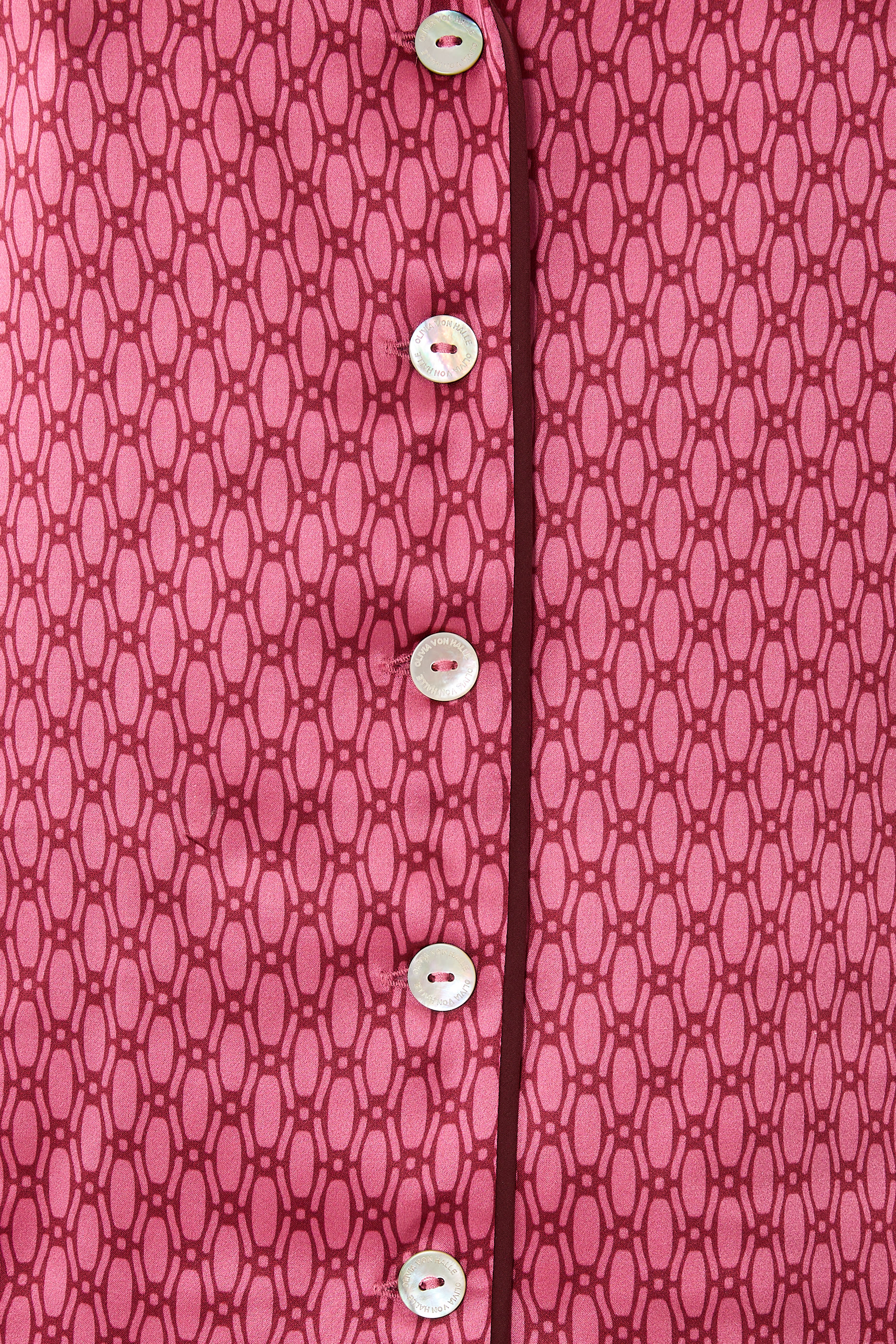 طقم بيجامة ليلا بنقشة حرير ستان