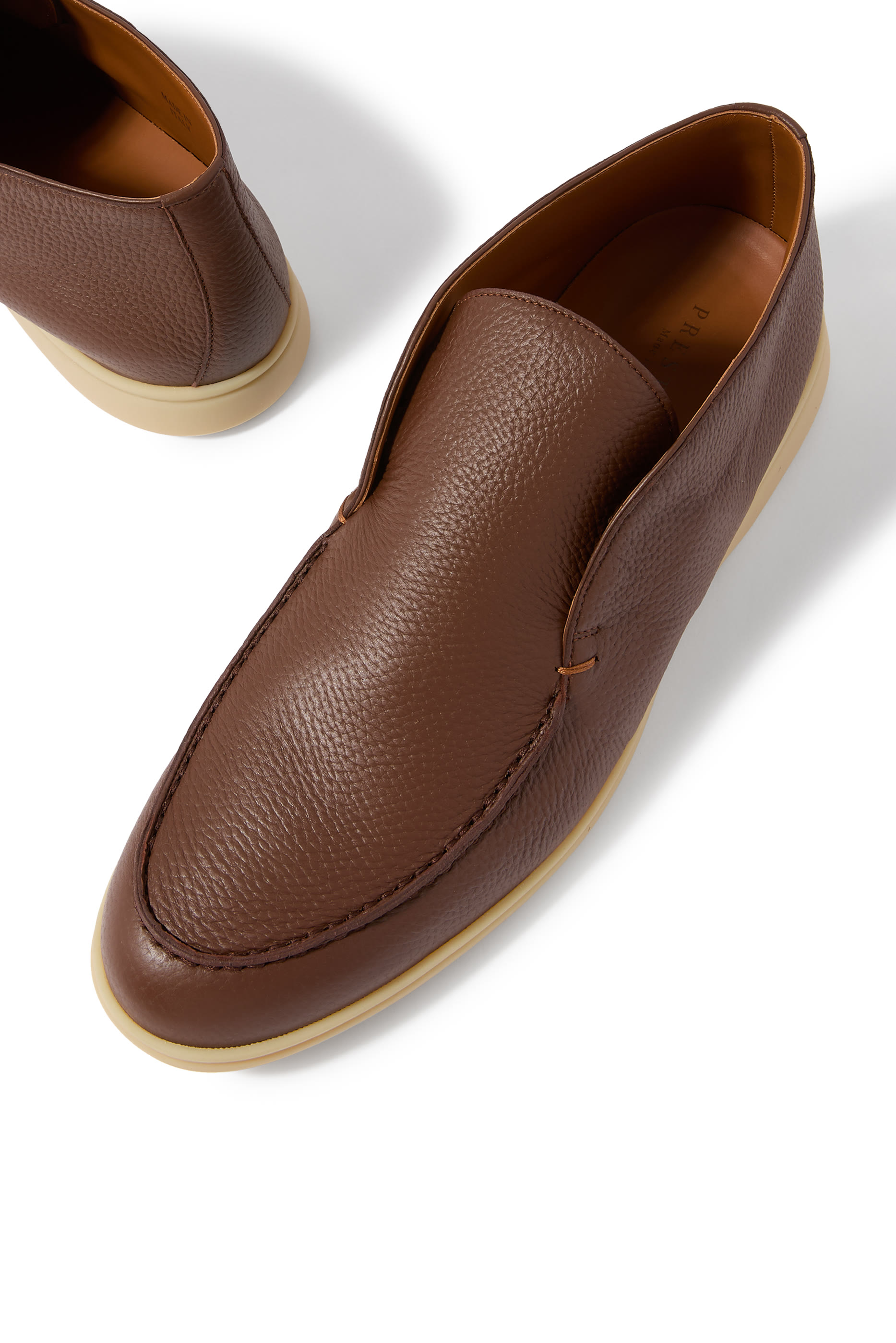 حذاء بوت بطول الكاحل