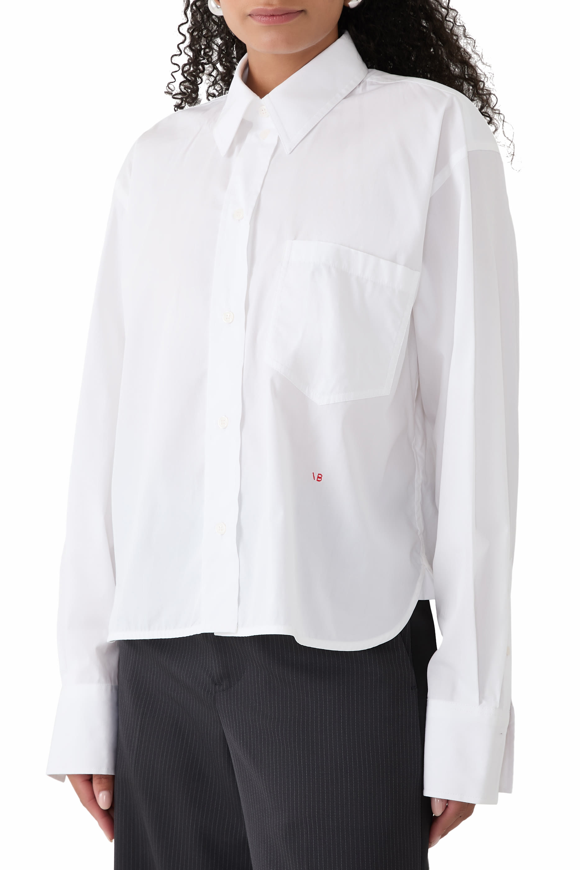 قميص قصير بأكمام طويلة