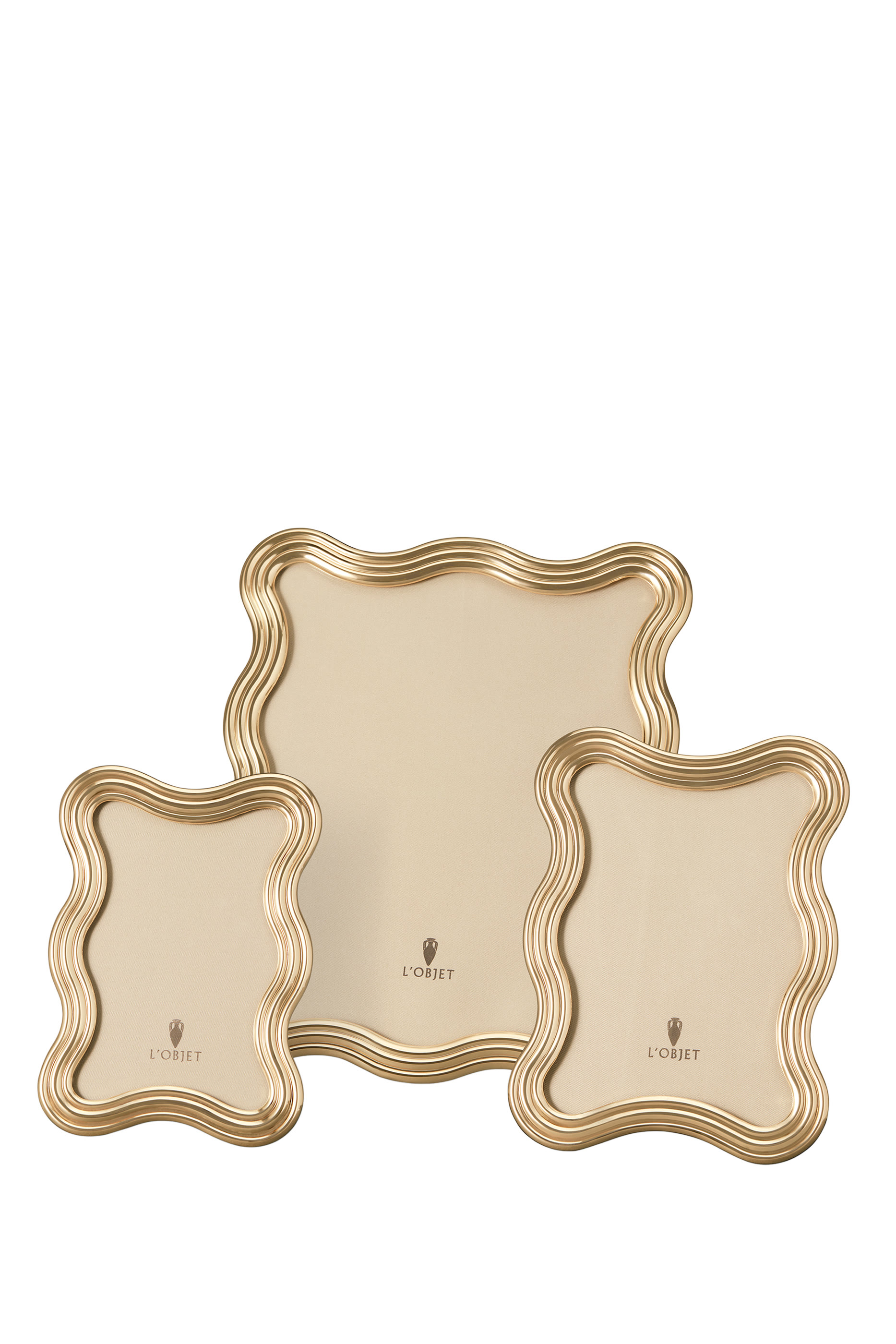 إطار صور بحافة مموجة ذهبي