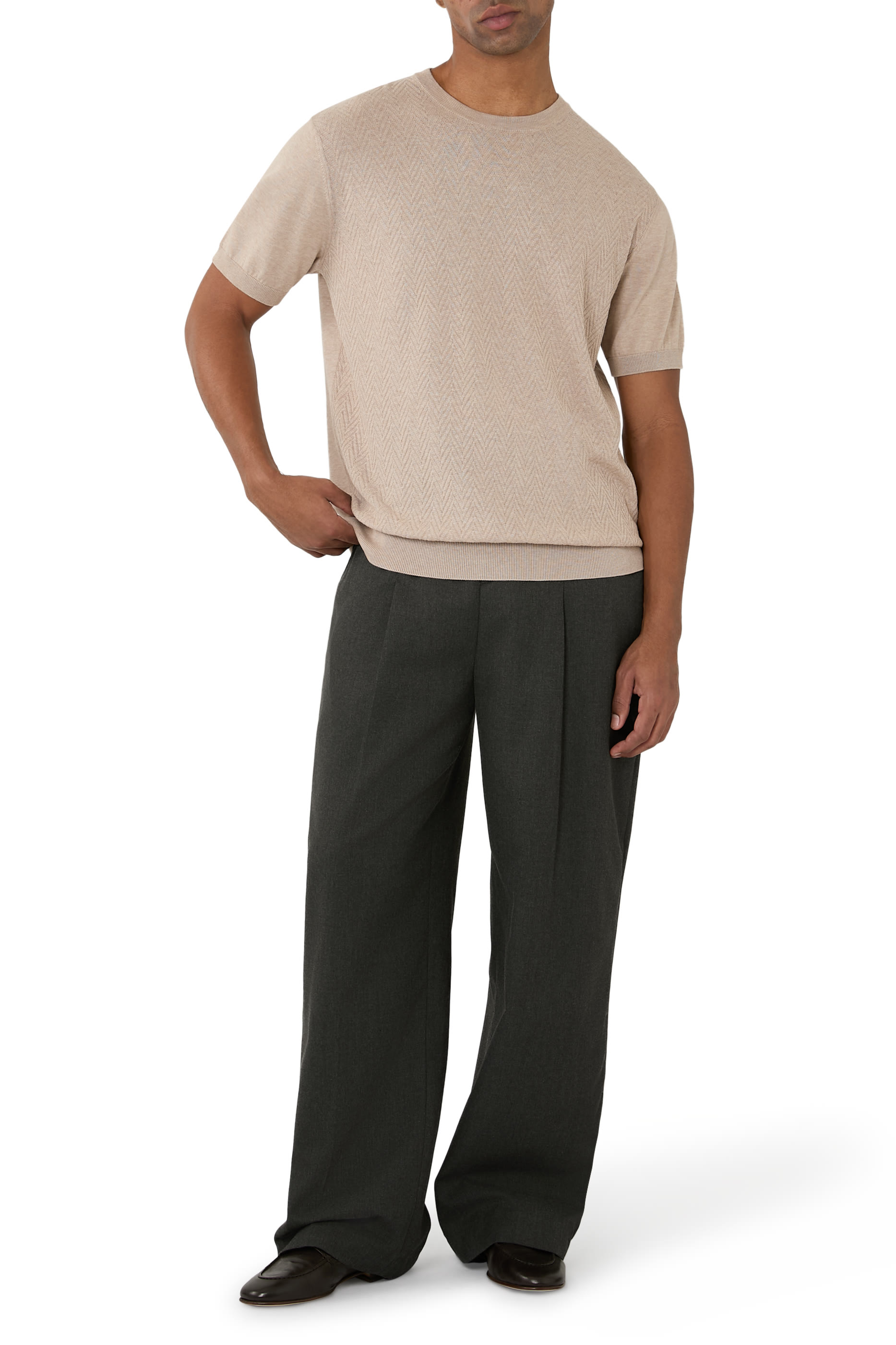 تيشيرت منسوج بنقشة هيرنغ بون وياقة ضيقة