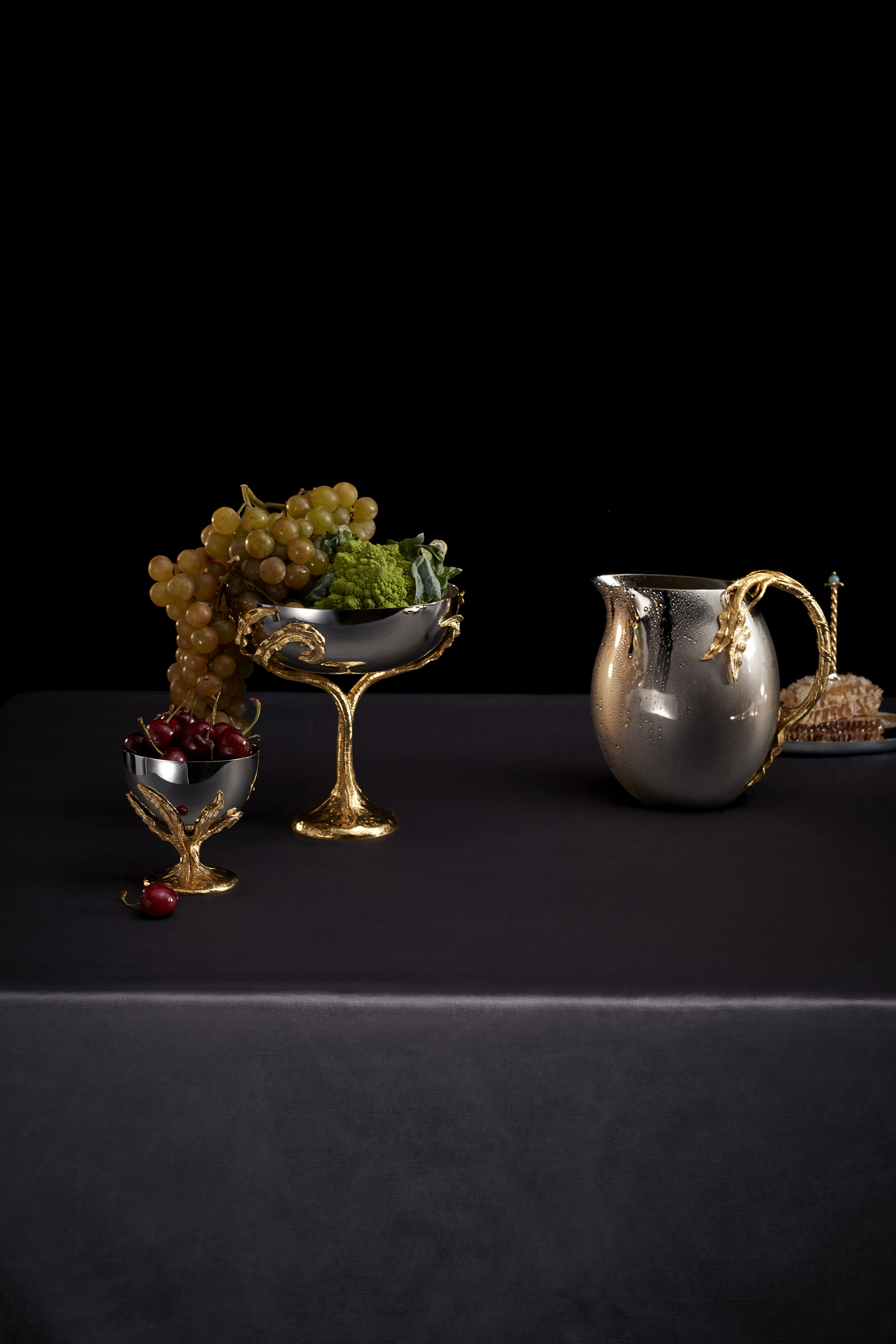 وعاء سرخس بحامل