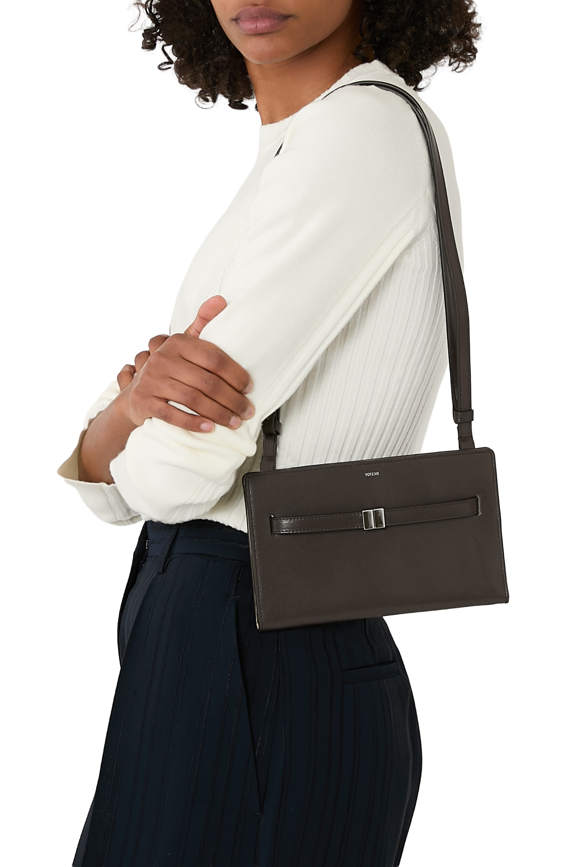 حقيبة كروس بودي بحمالة جلد