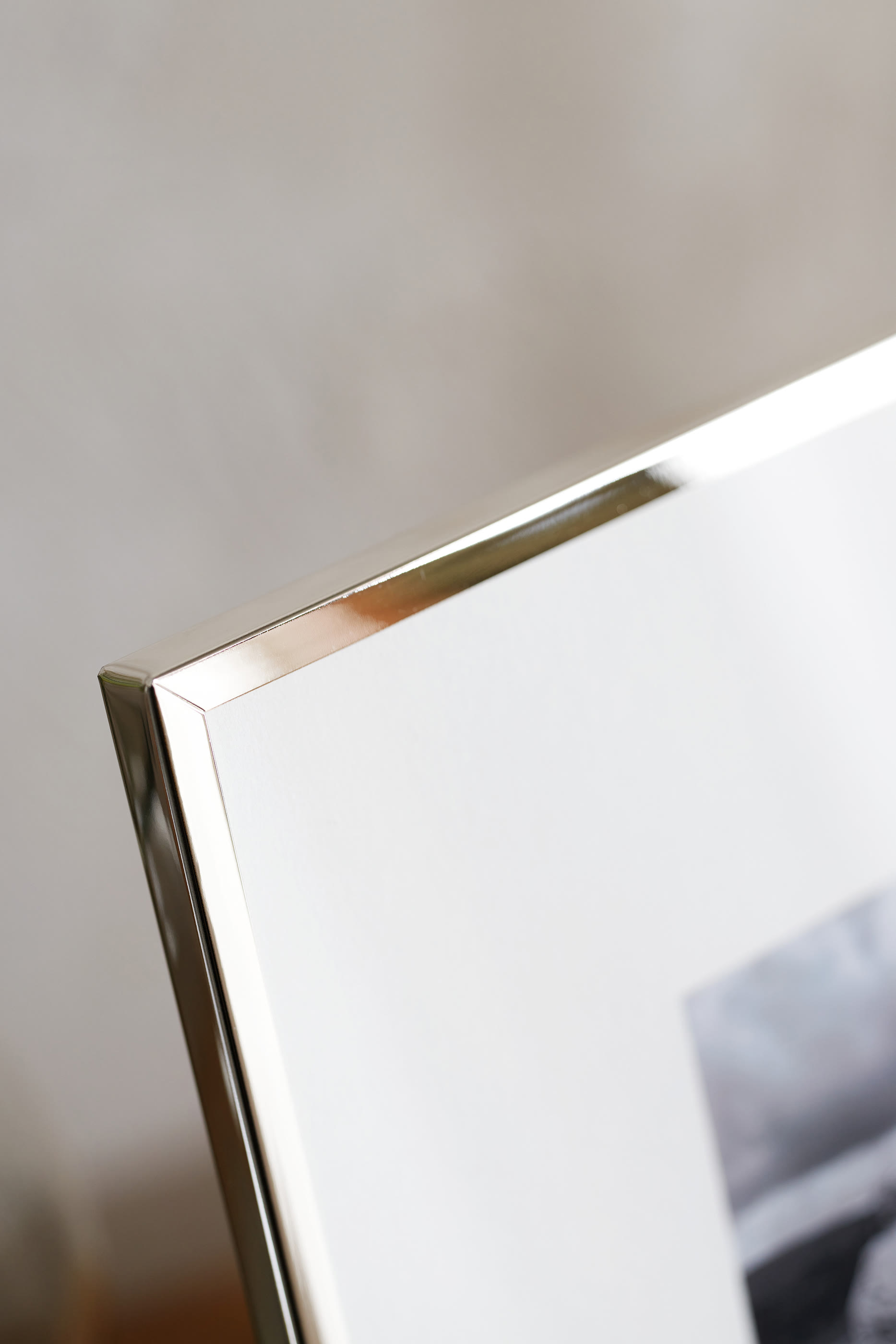 إطار صور متعدد الفتحات مطلي بفضة