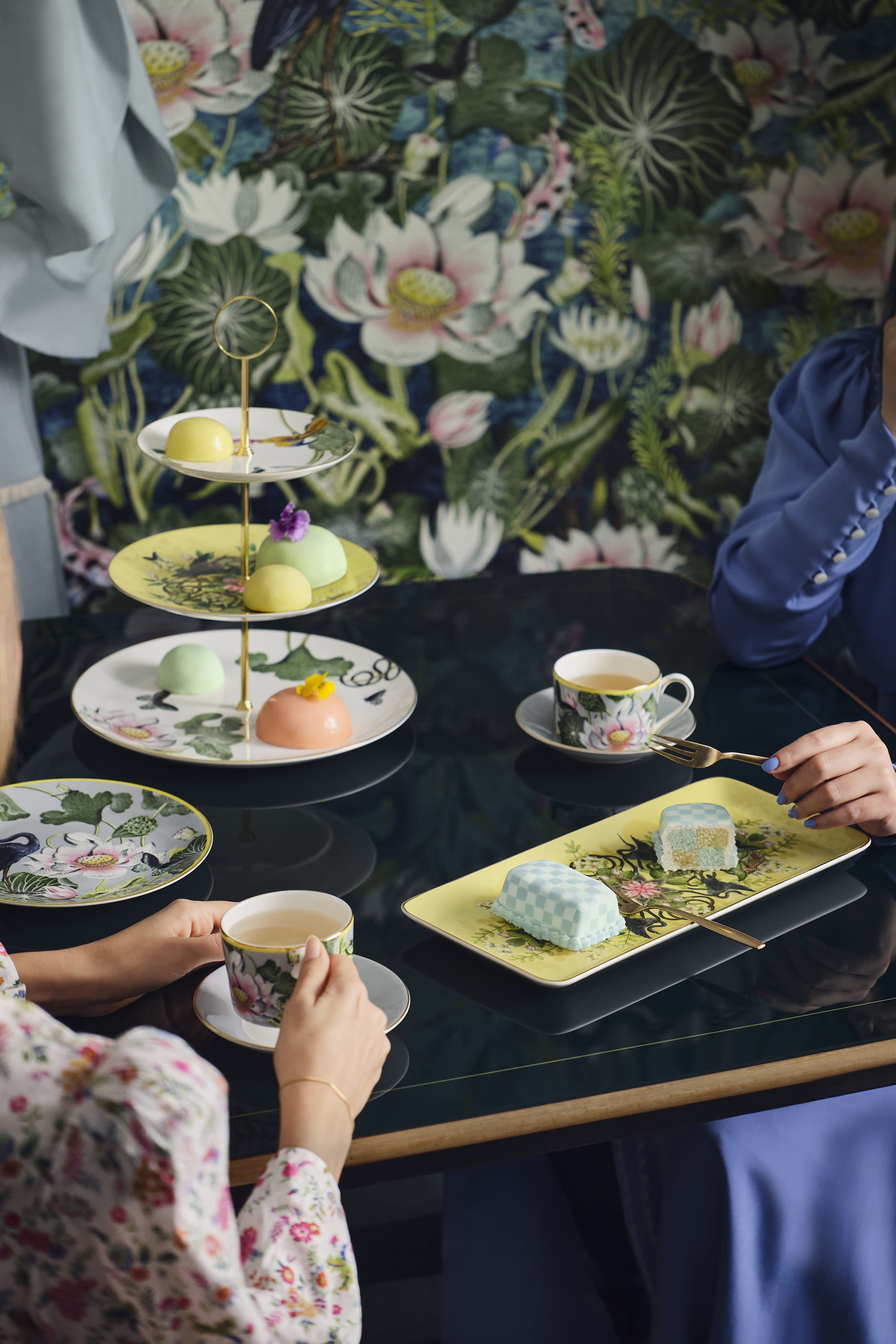 Wonderlust Waterlily 3 Tier Cake Stand