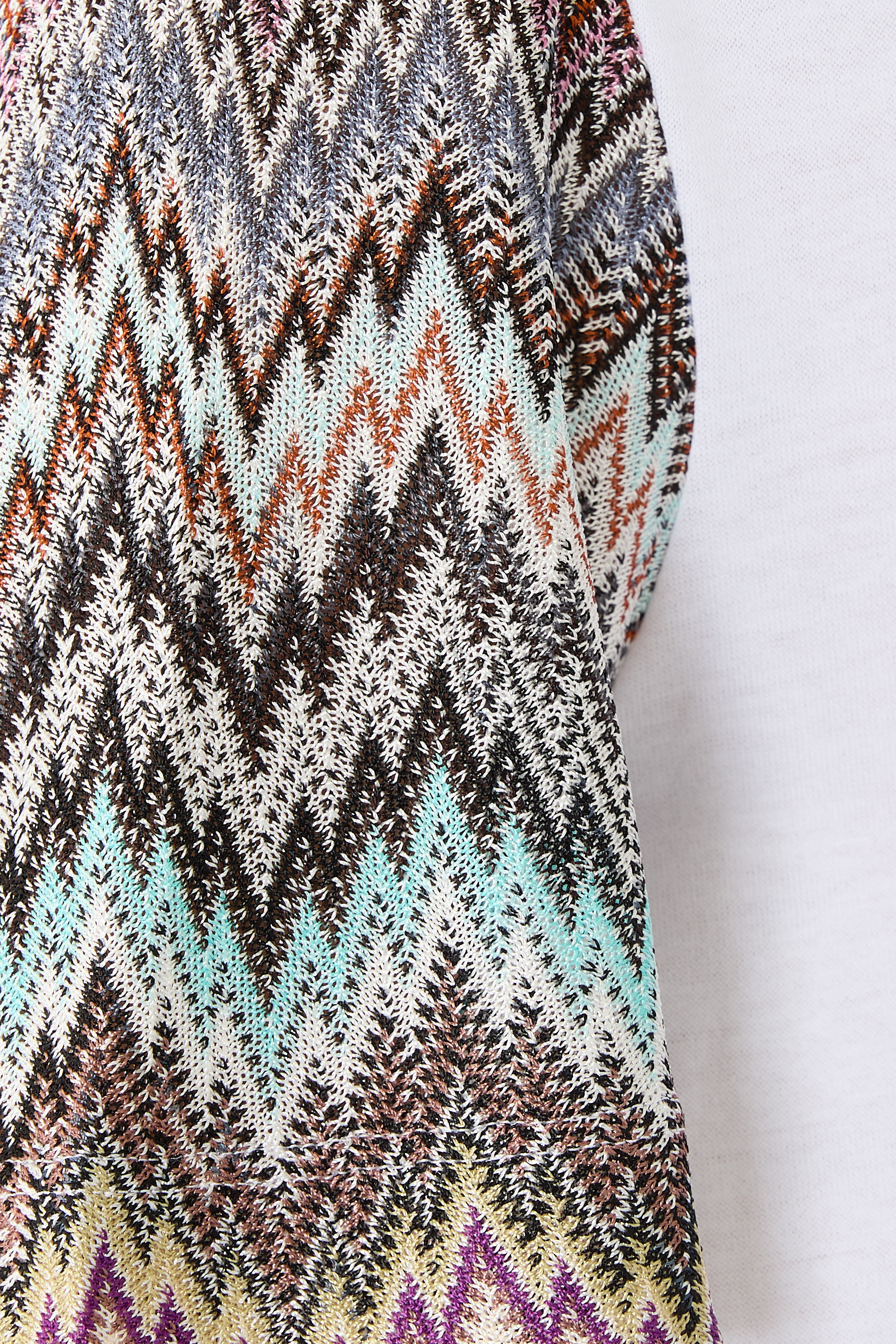 تيشيرت بياقة ضيقة نسيج راشيل