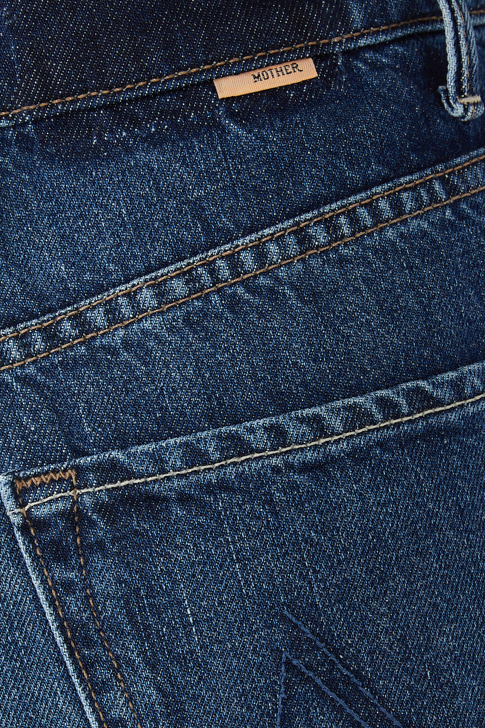 بنطال جينز بطول الكاحل