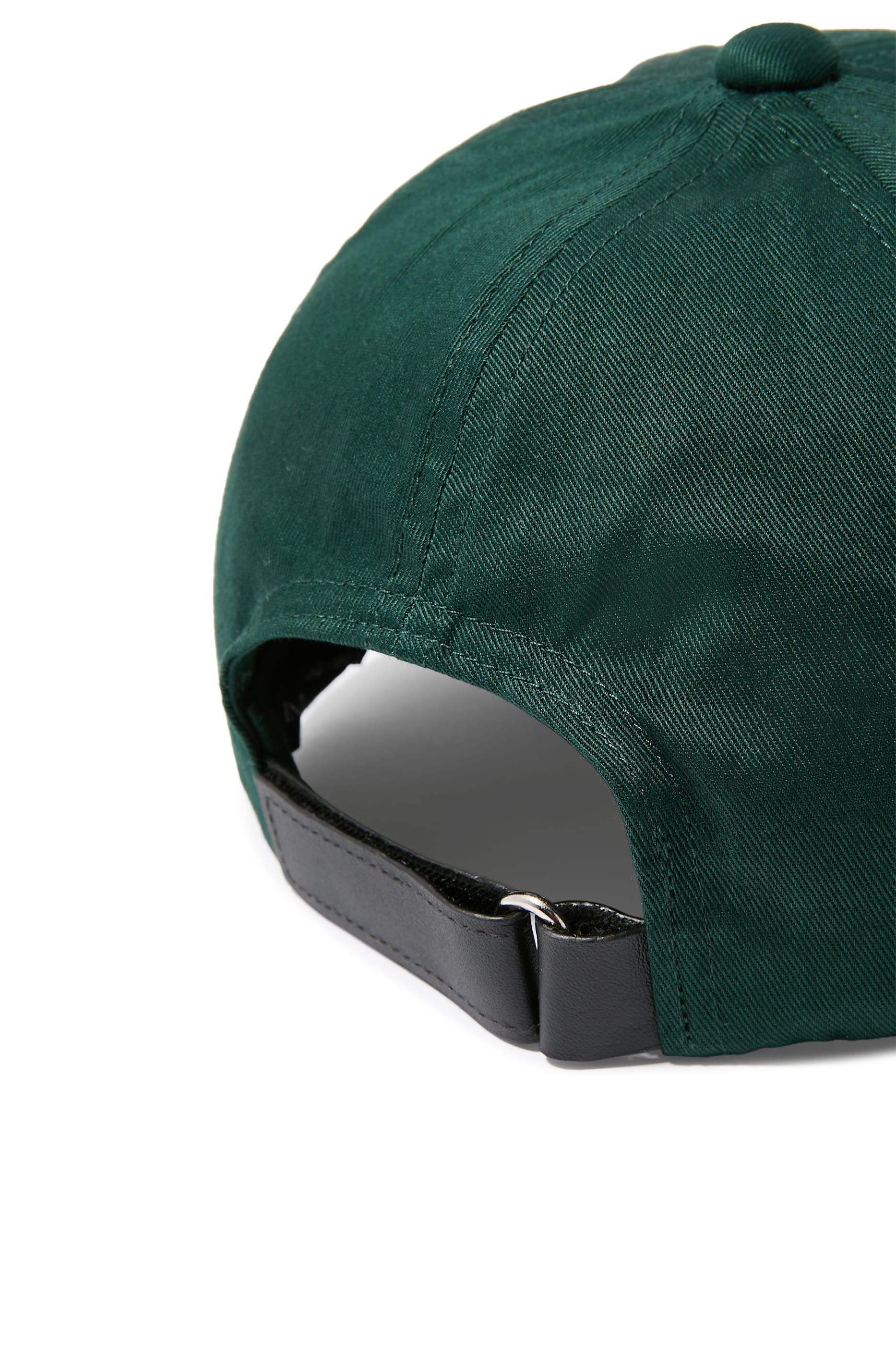 كاب بشعار الماركة