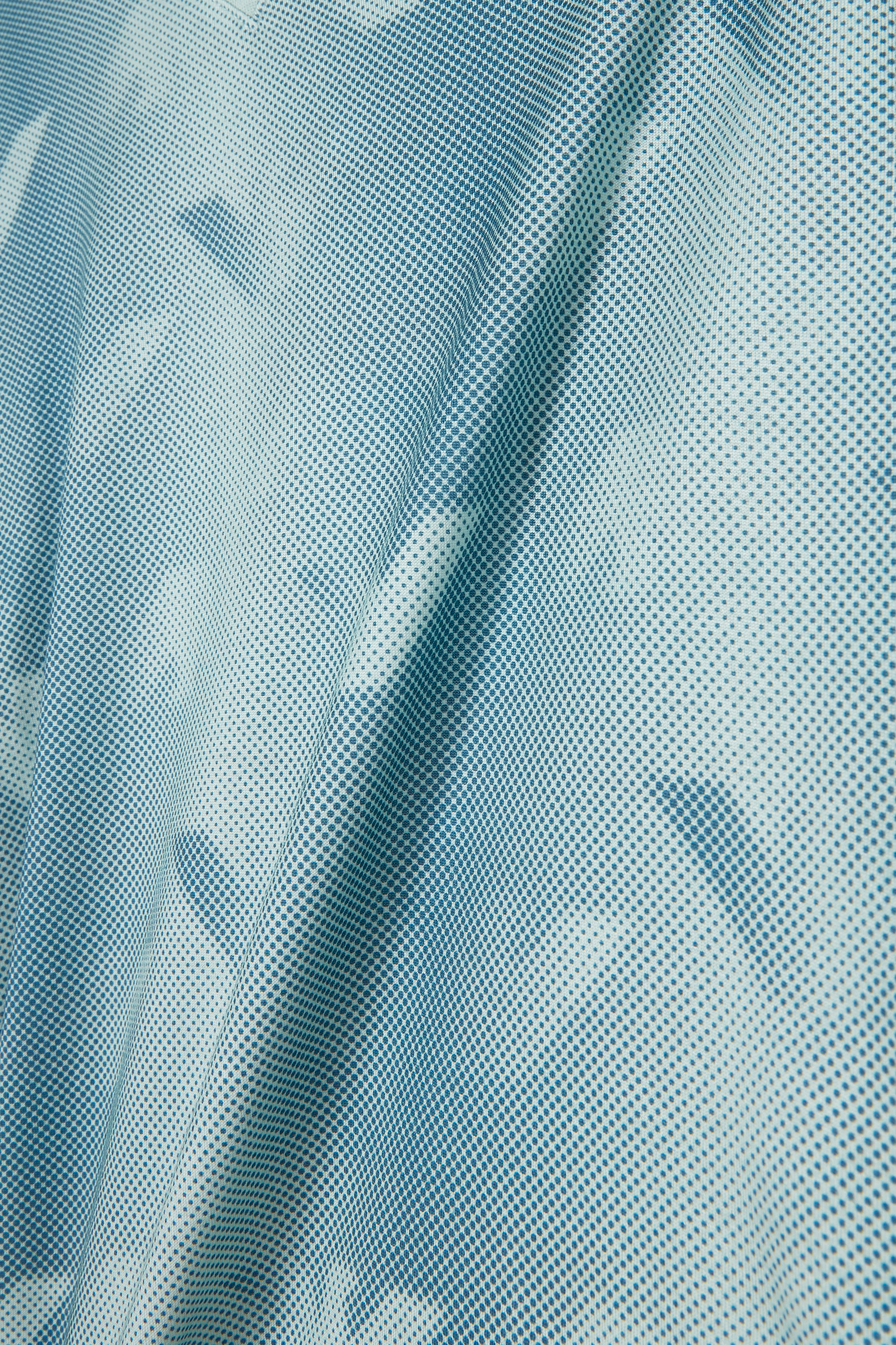 طقم تي شيرت وشورت بطبعة شعار الماركة بالكامل للأطفال 