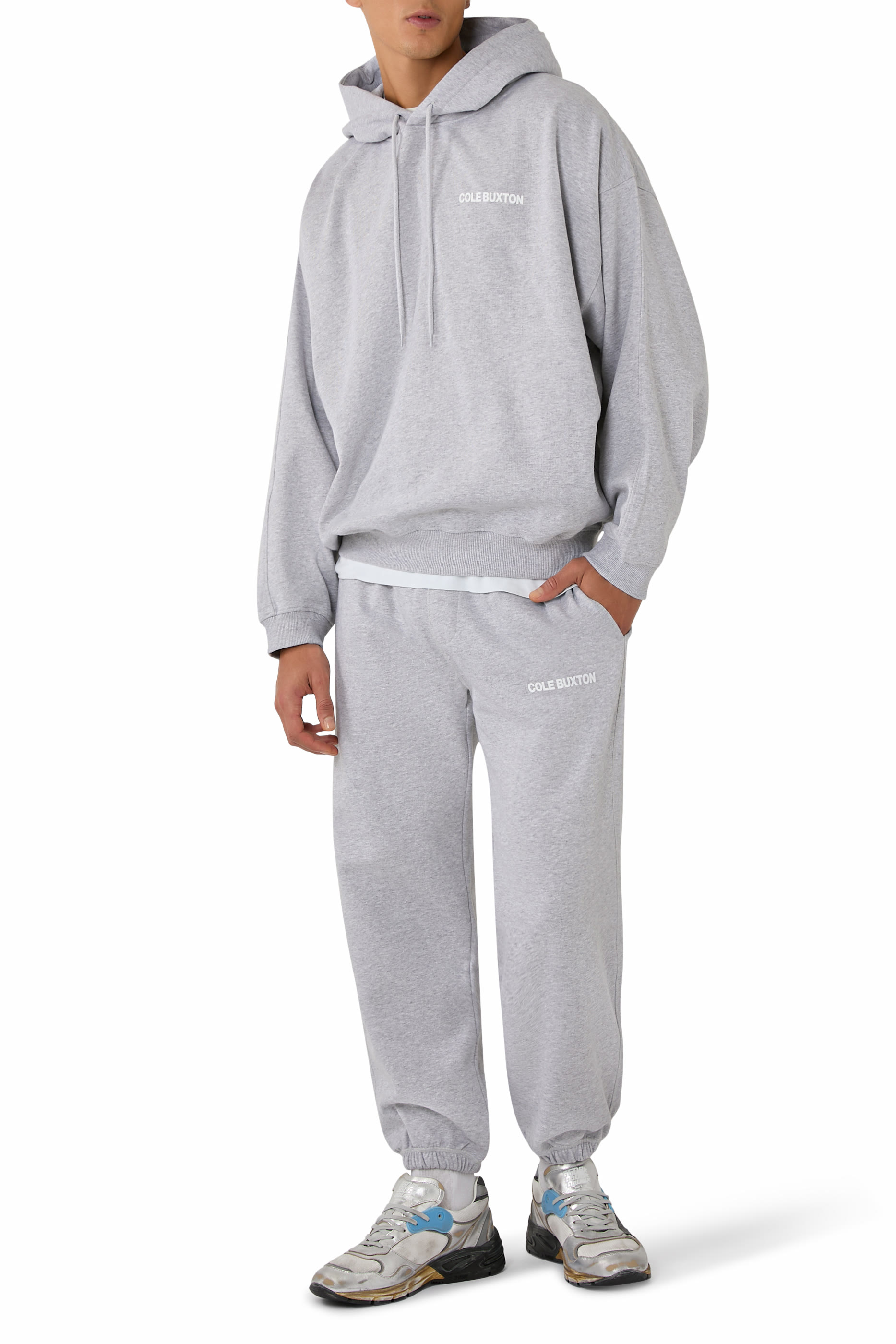 هودي رياضي بشعار الماركة