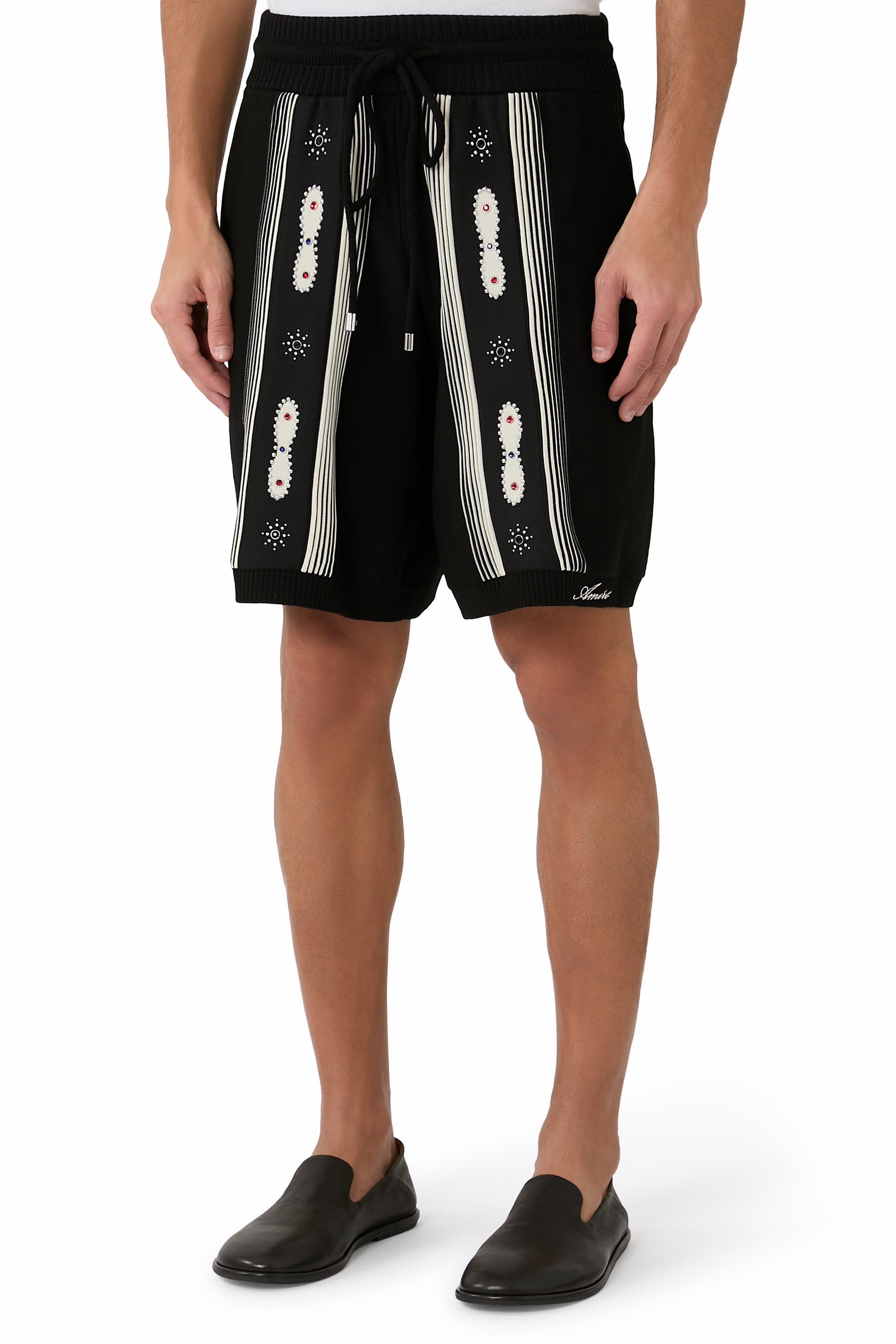 شورت مخطط مرصع