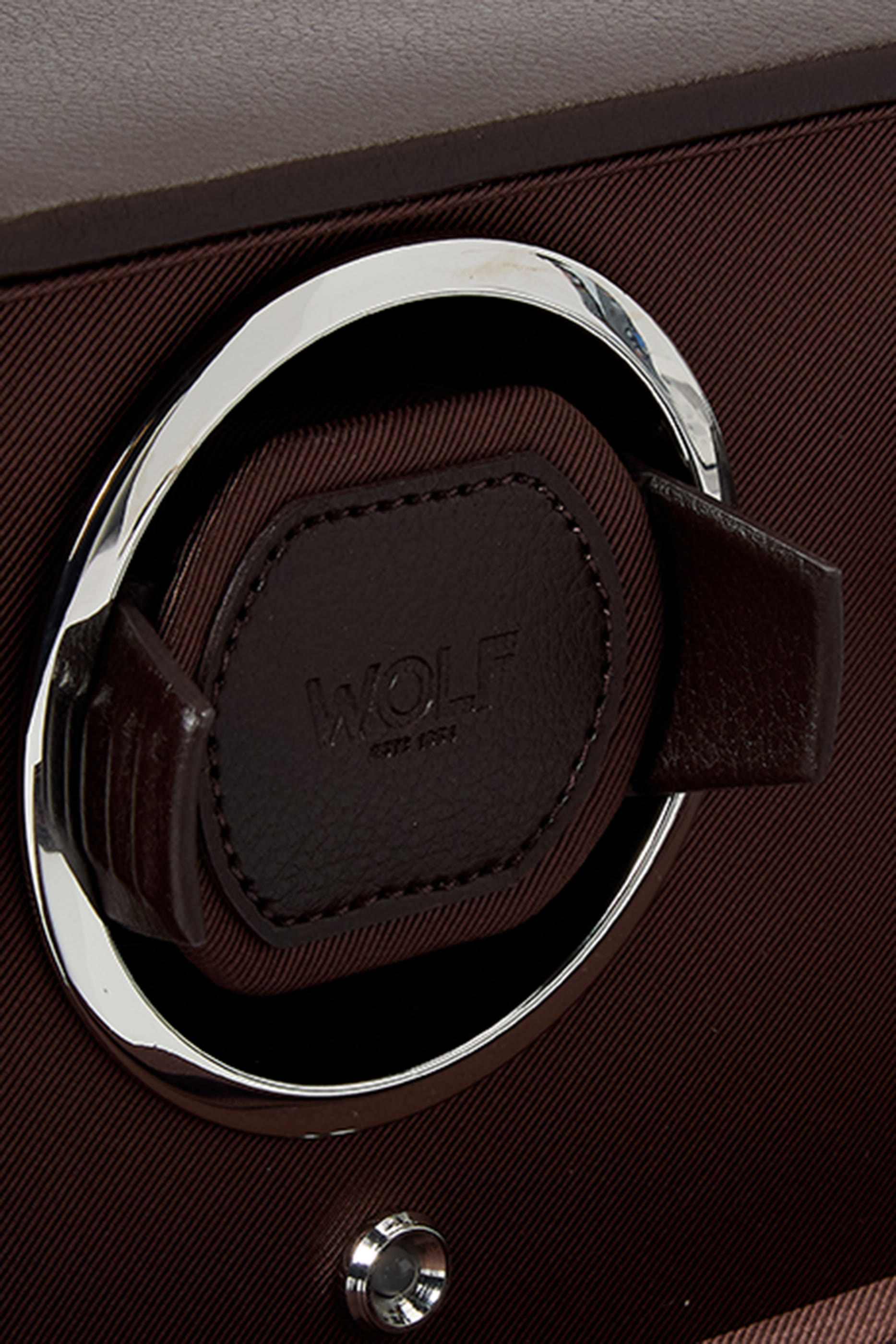 علبة كيوب لتخزين ساعتين