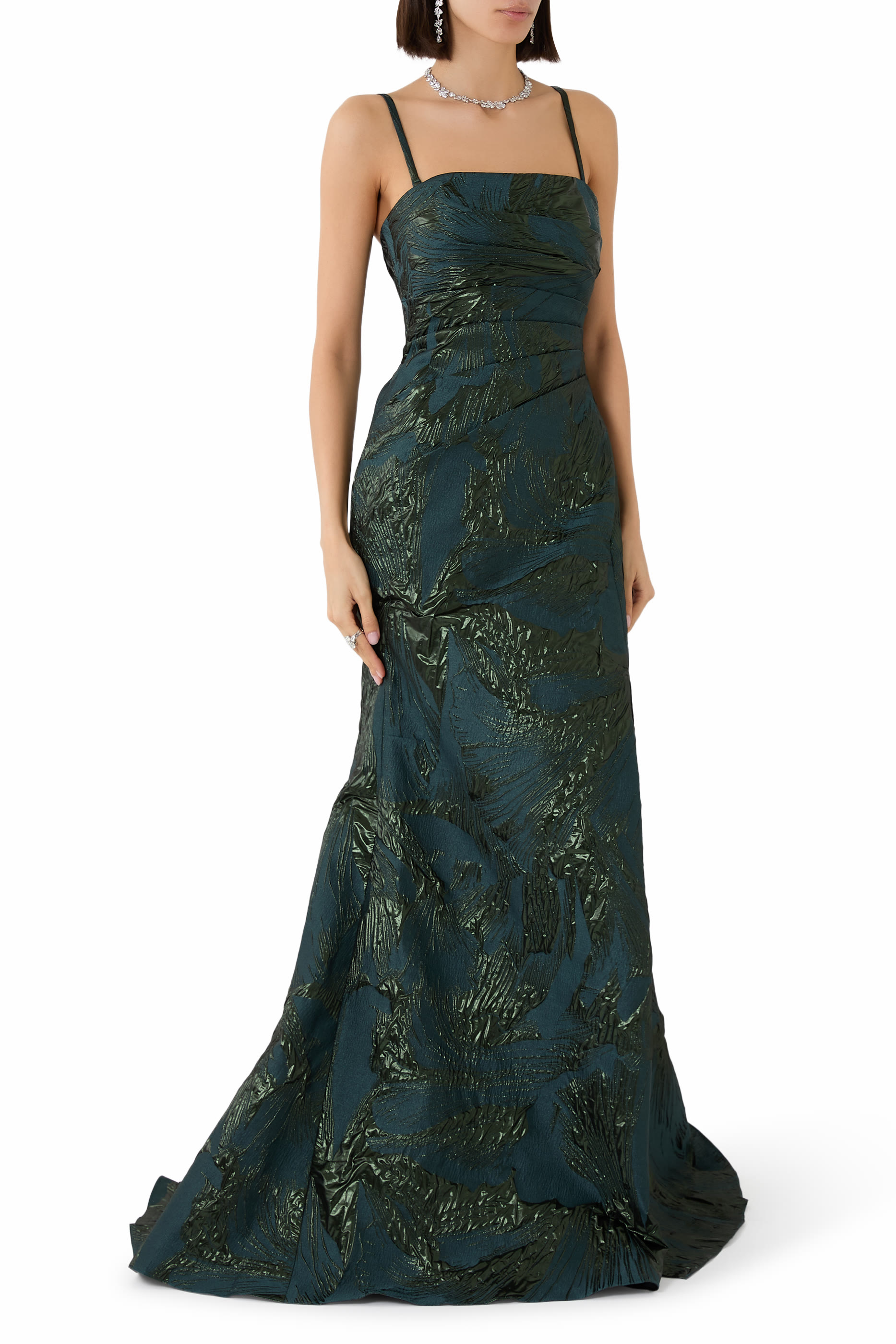 فستان سهرة بلا حمالات