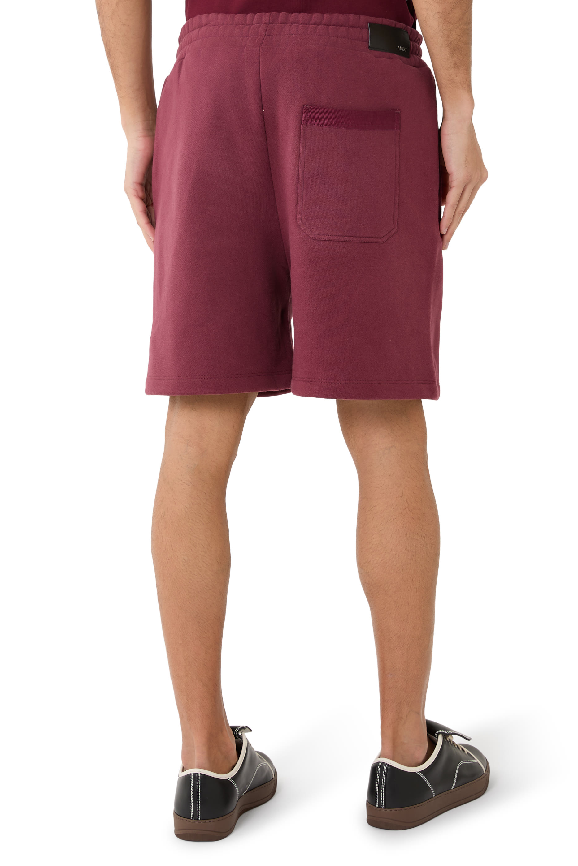 شورت رياضي بشعار الماركة