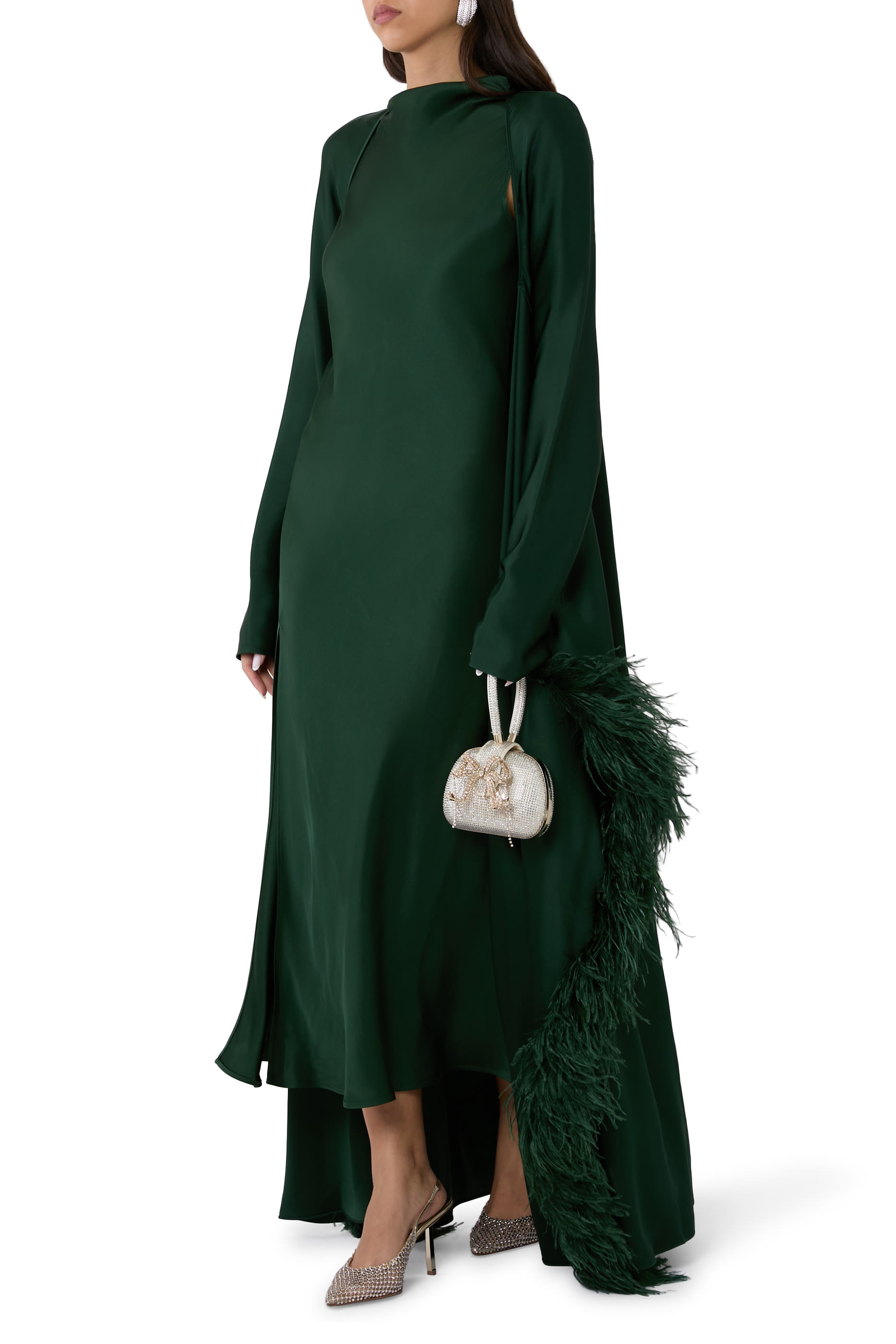 قفطان ستان بأكمام طويلة وحافة بالريش