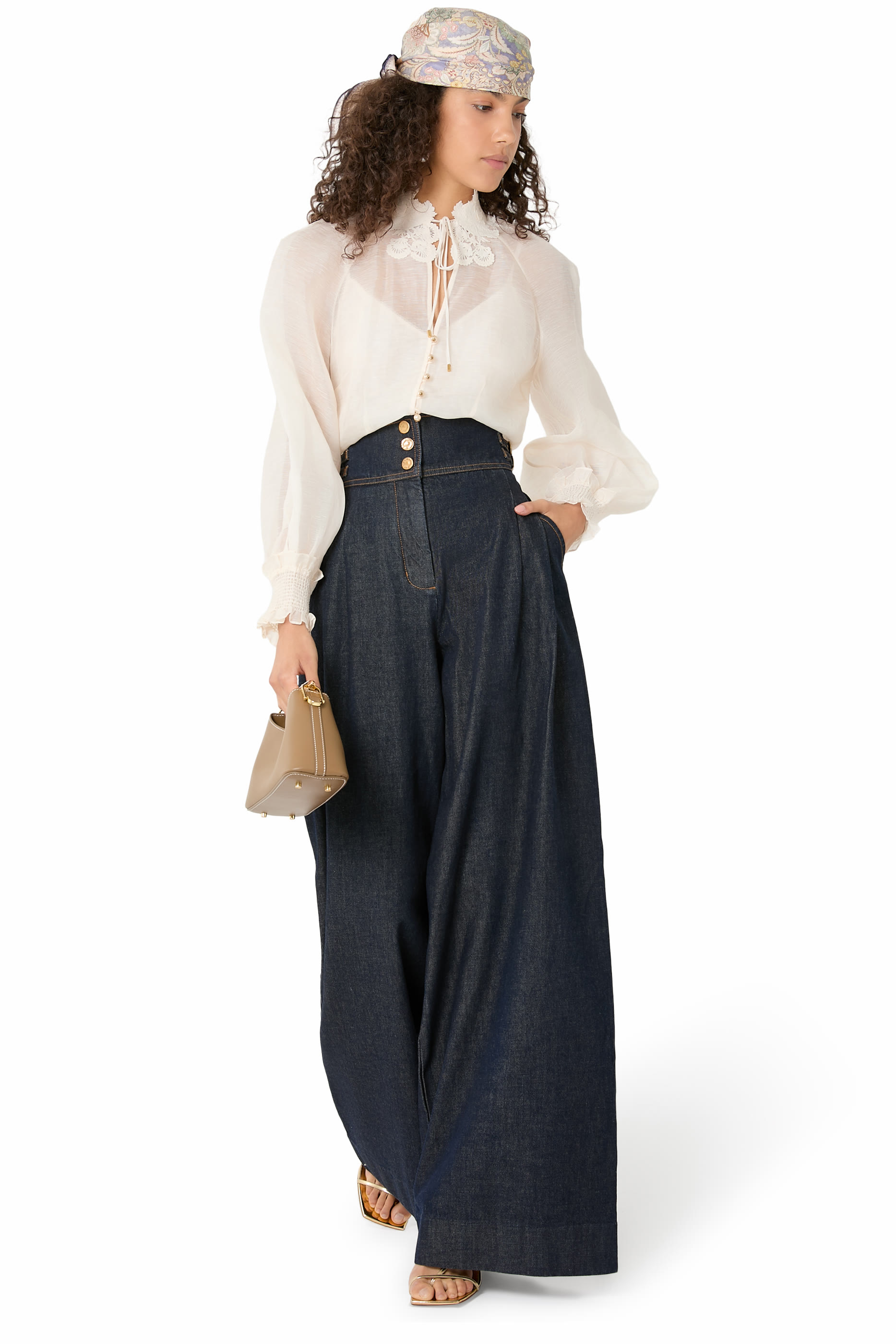 بلوزة ريبيليون بياقة