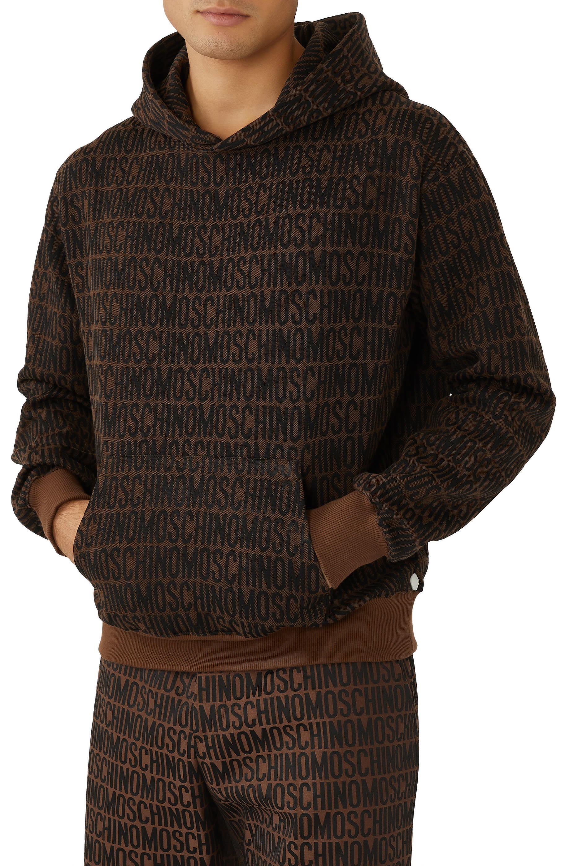 هودي بسحاب وشعار الماركة