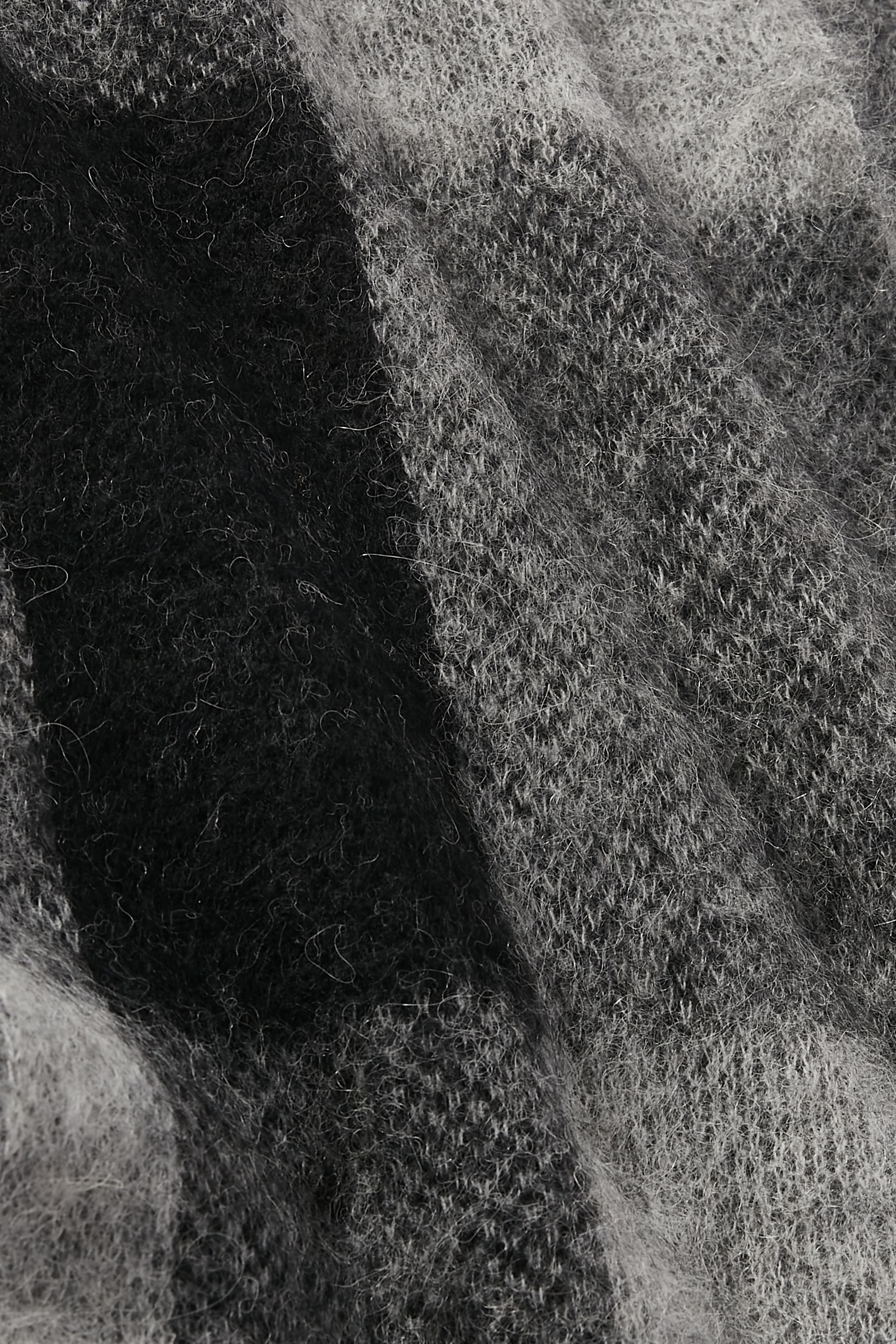 وشاح بتصميم مربعات