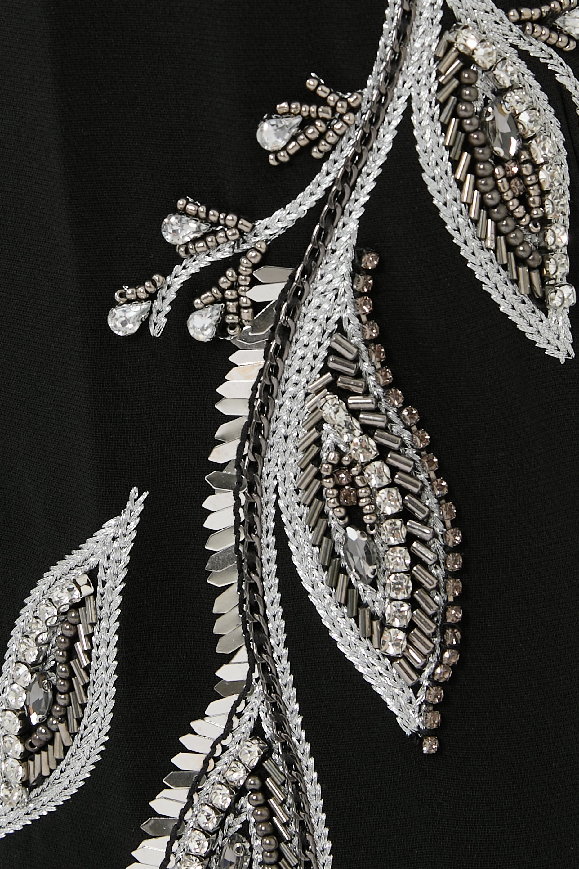 بنطال كيري بتطريزات بيزلي لامعة