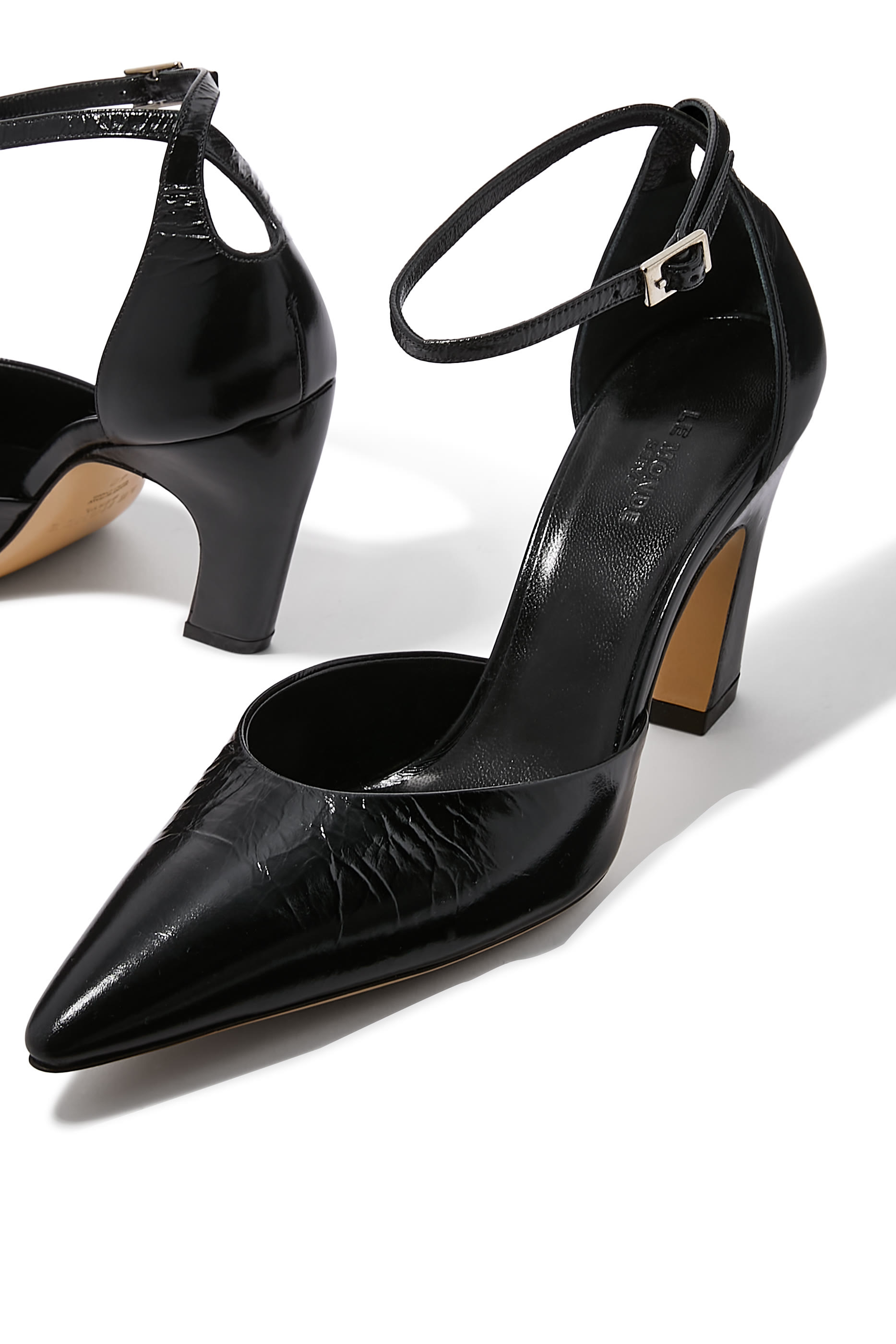 حذاء كلاسيكي فيكتوريا 80