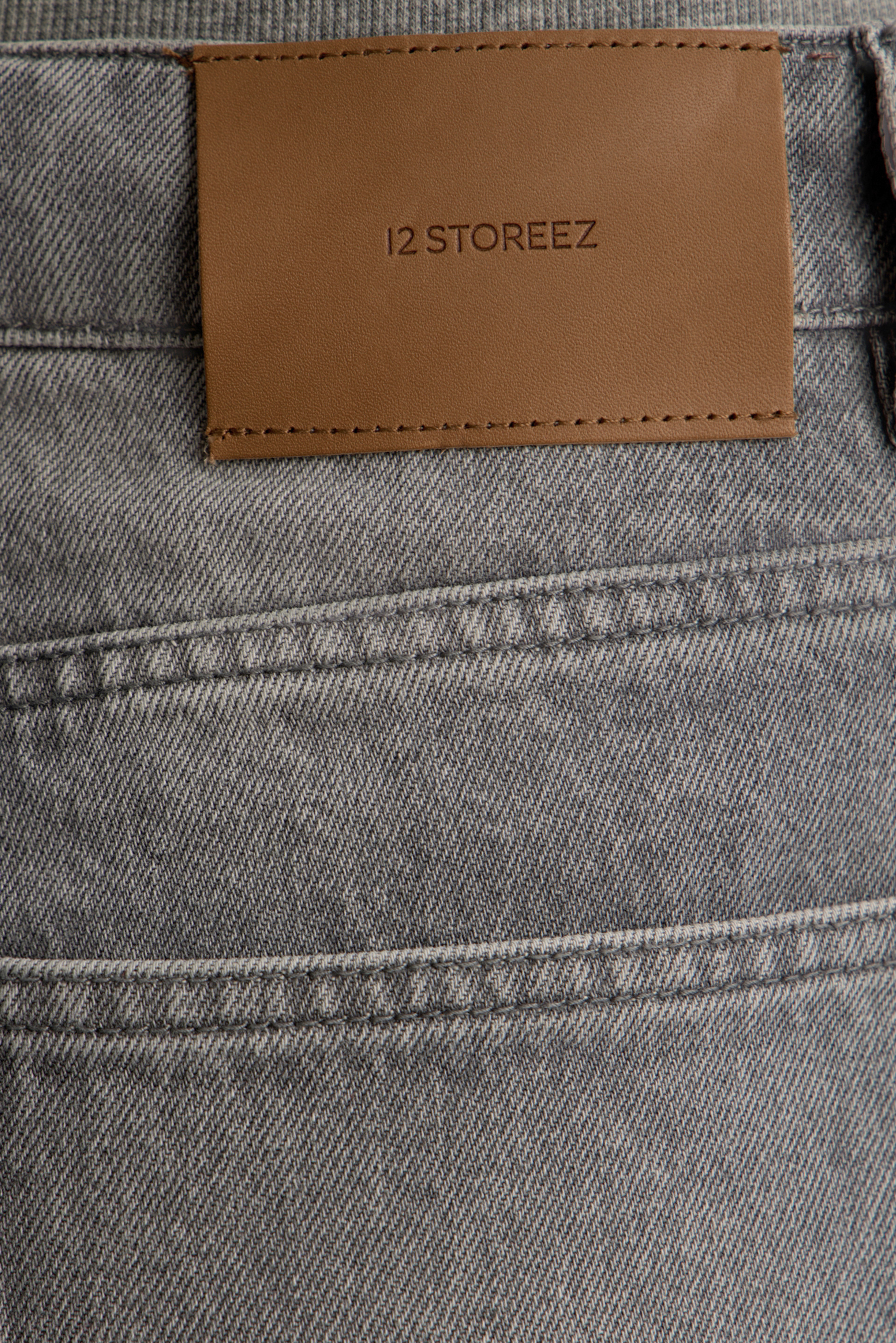 بنطال جينز 415 بقصة ساق واسعة