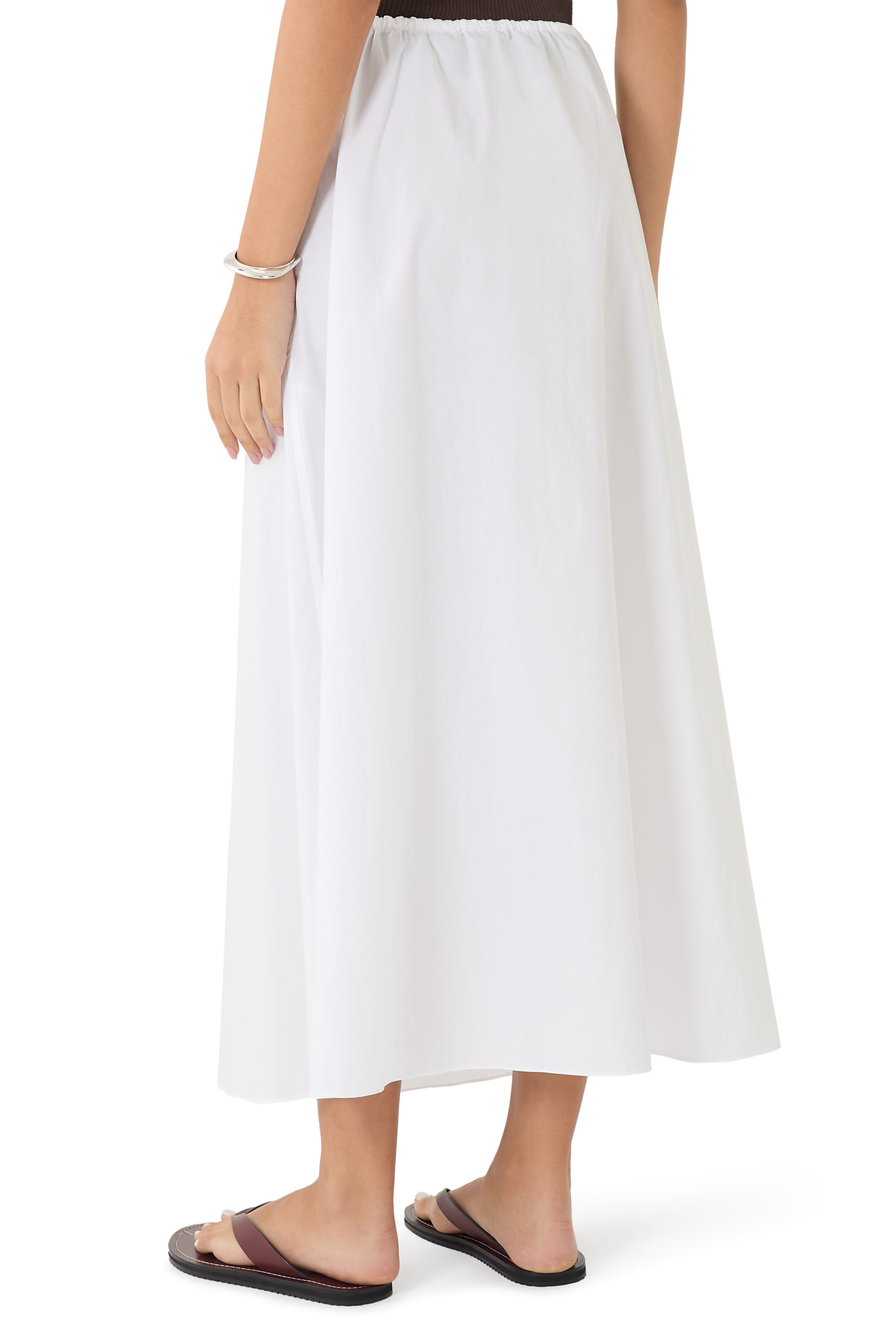 تنورة برباط تضييق