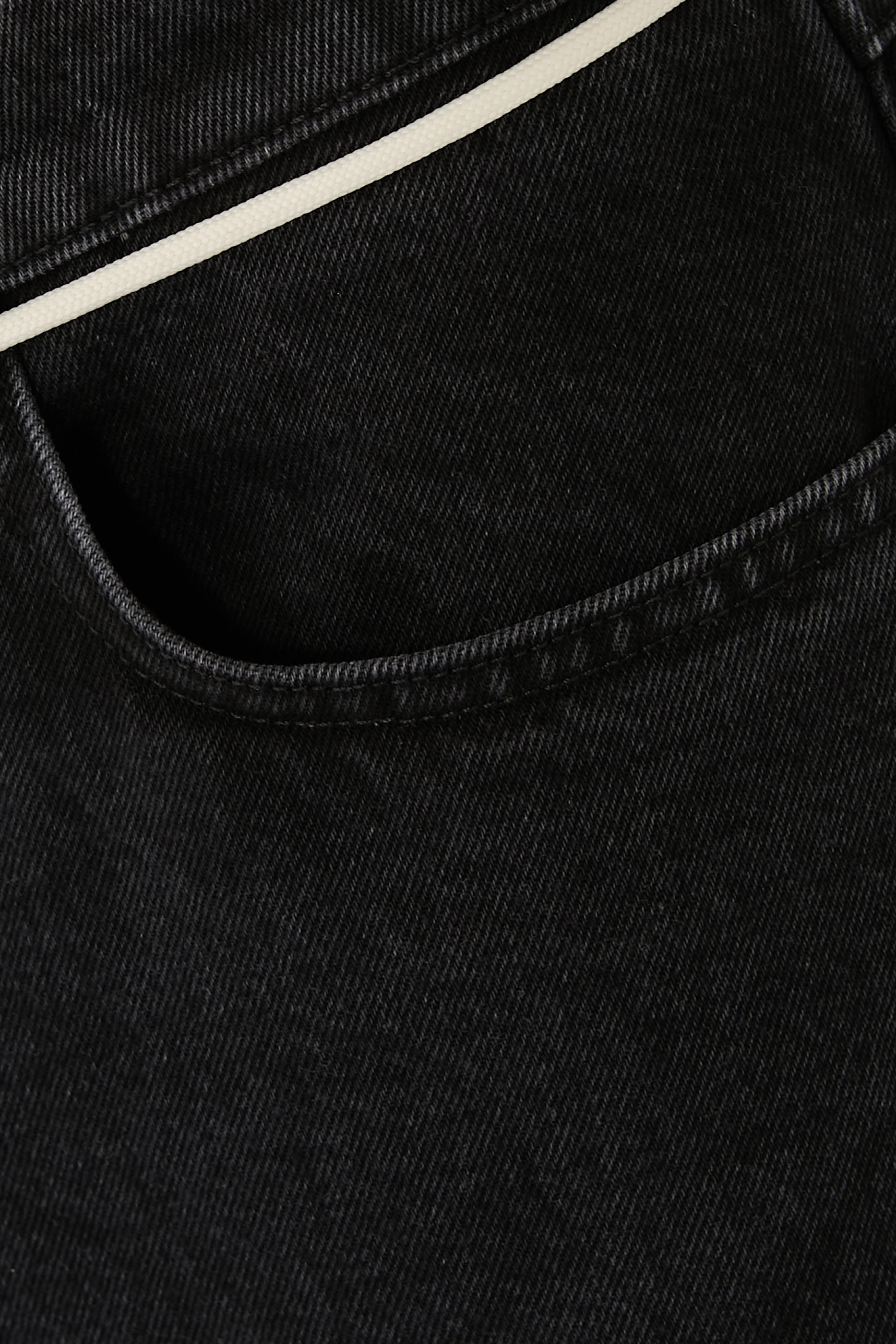 بنطال جينز بقصة مريحة دنيم