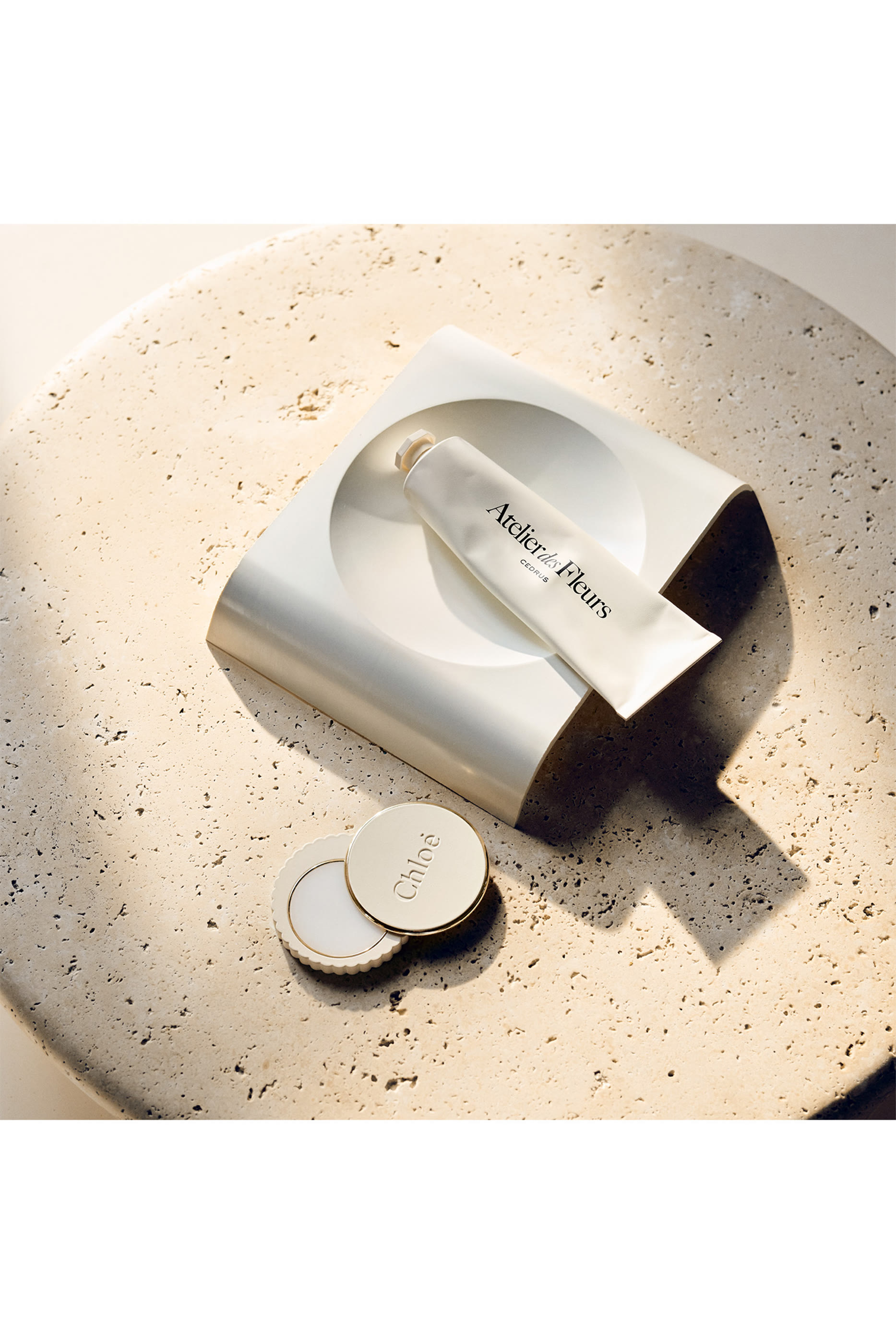 كريم لليدين معطر سيدراس من مجموعة أتيليه ديه فلورز