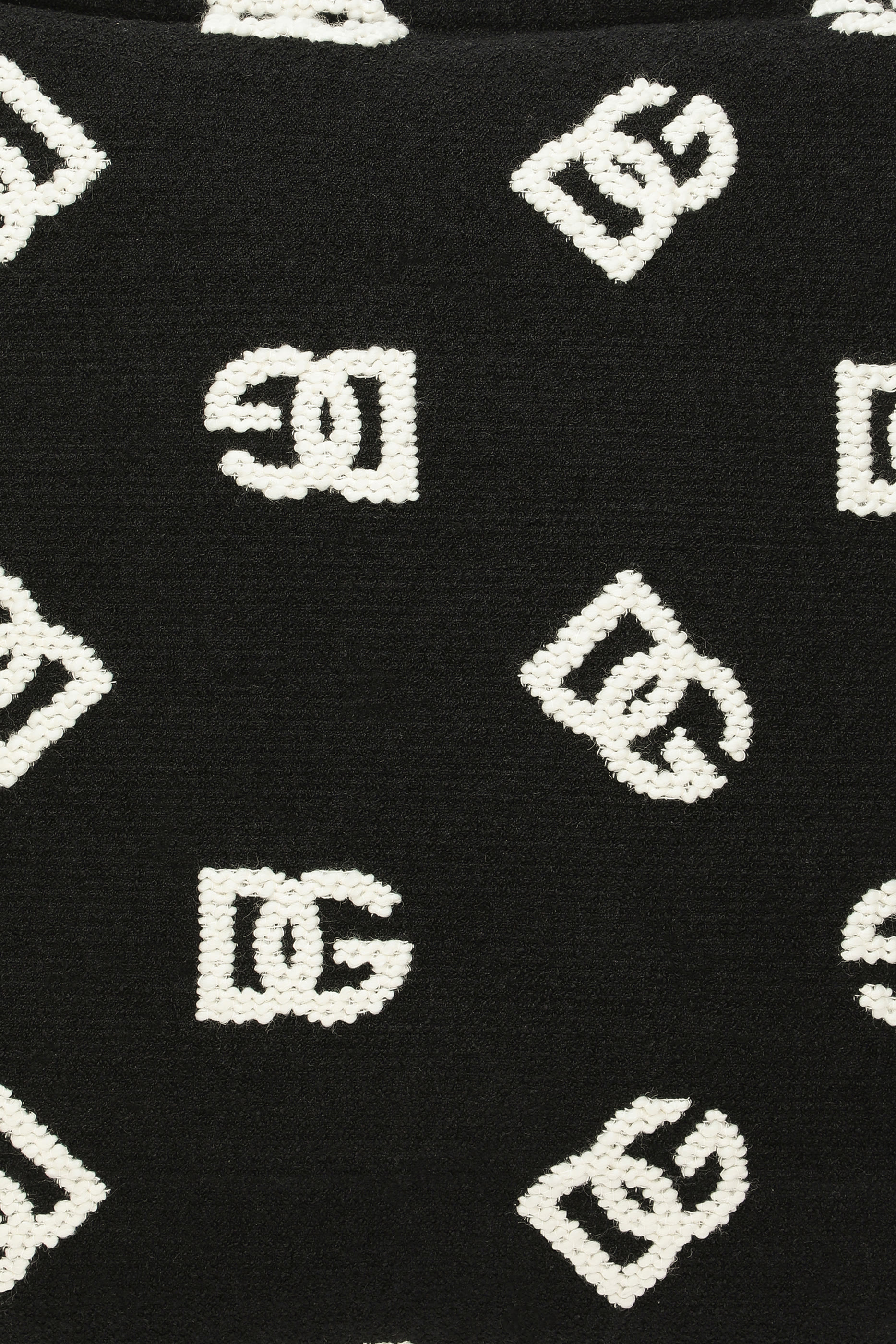 وسادة بتفاصيل جاكار