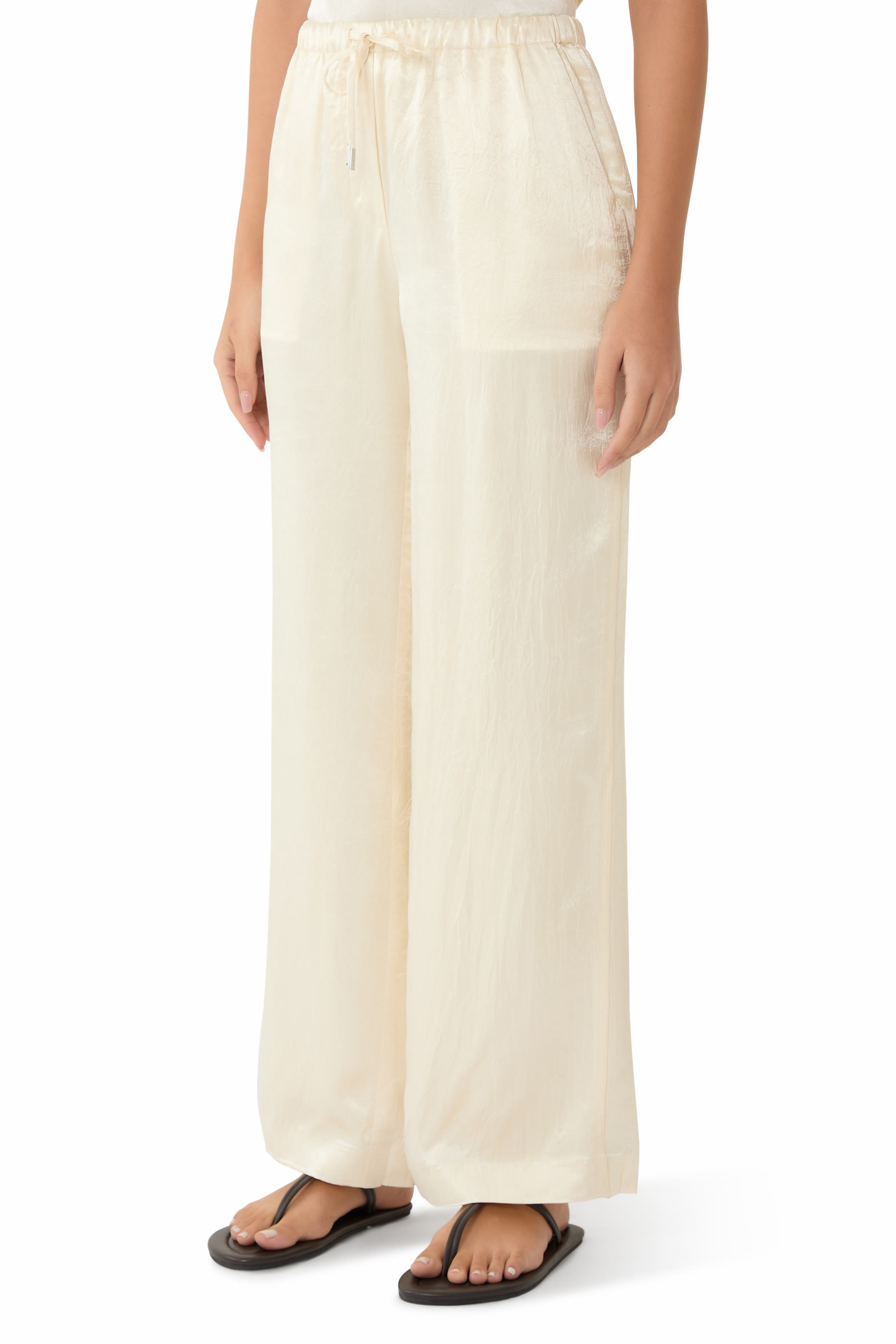 بنطال إليات بقصة ساق مستقيمة