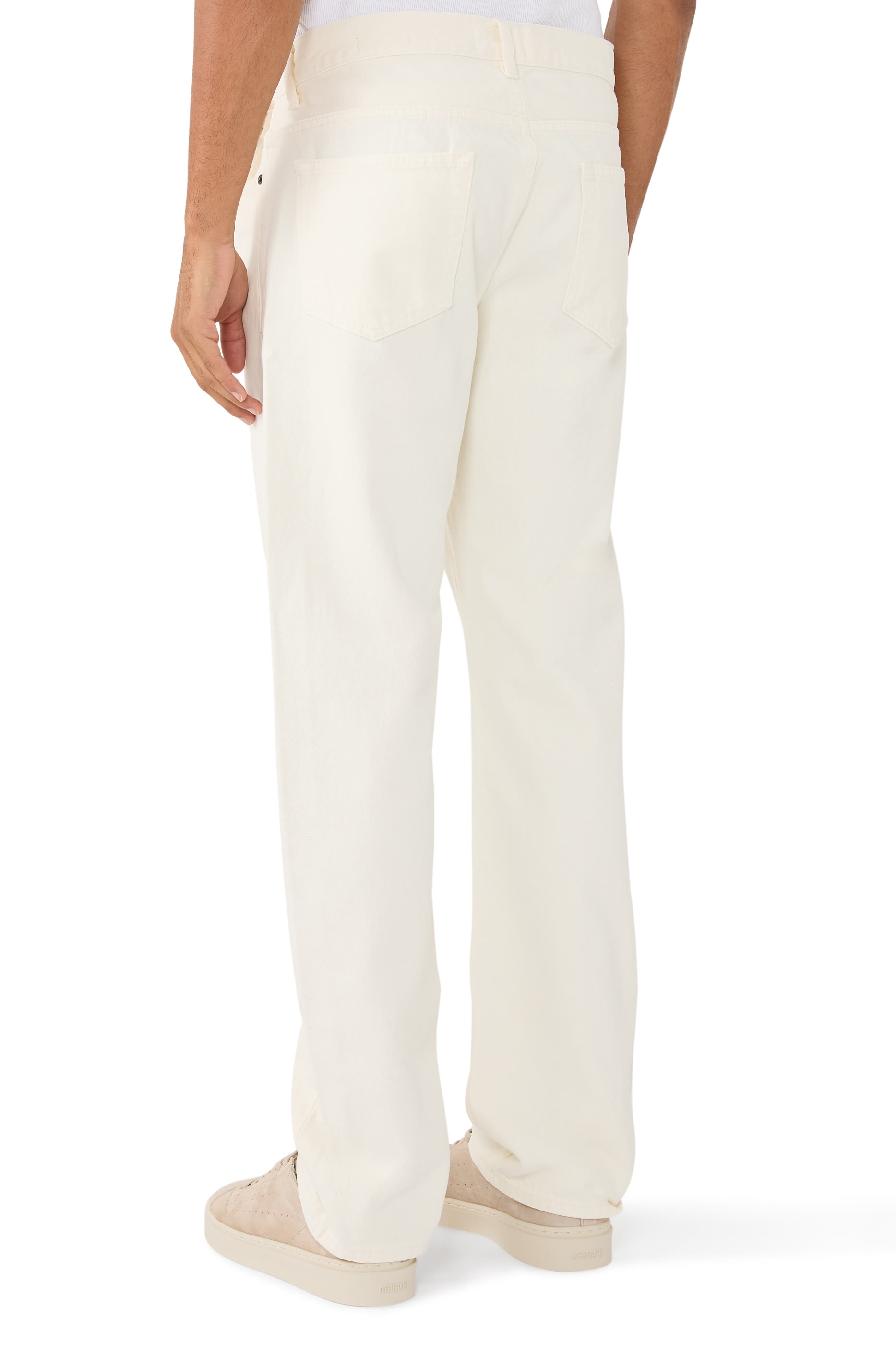 بنطال جينز بقصة ساق مستقيمة