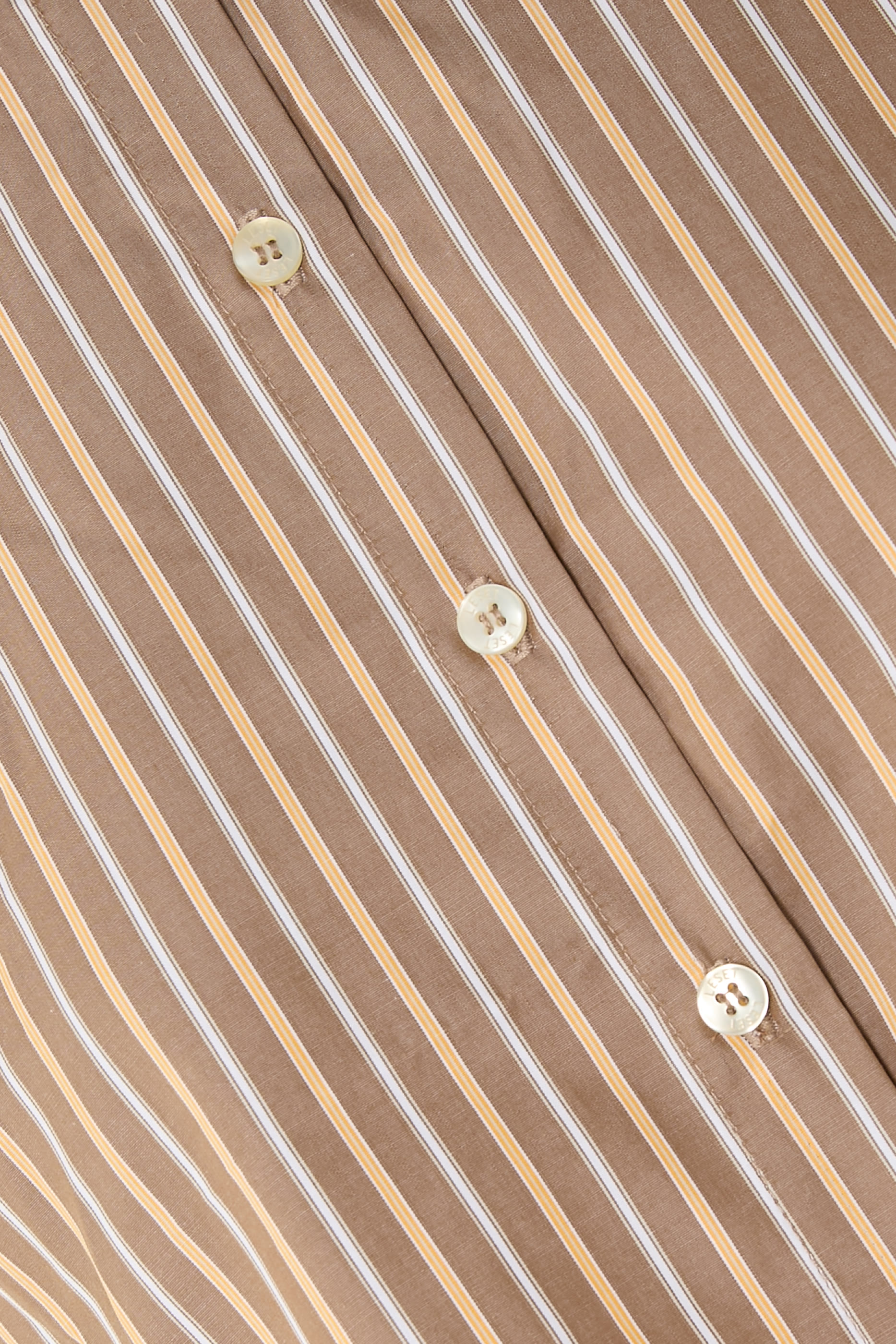 فيست يوشي بياقة ضيقة