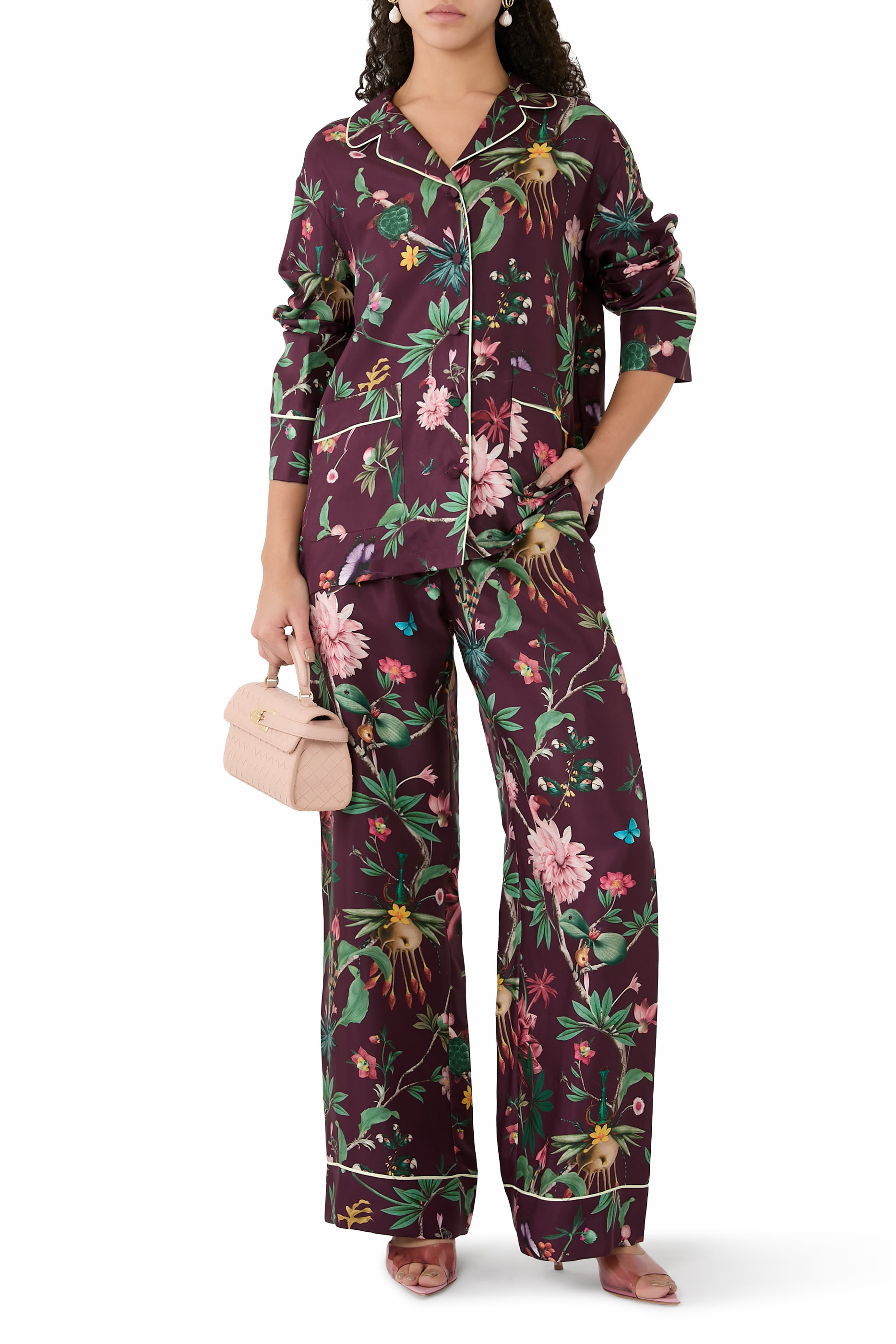 قميص بيجامة