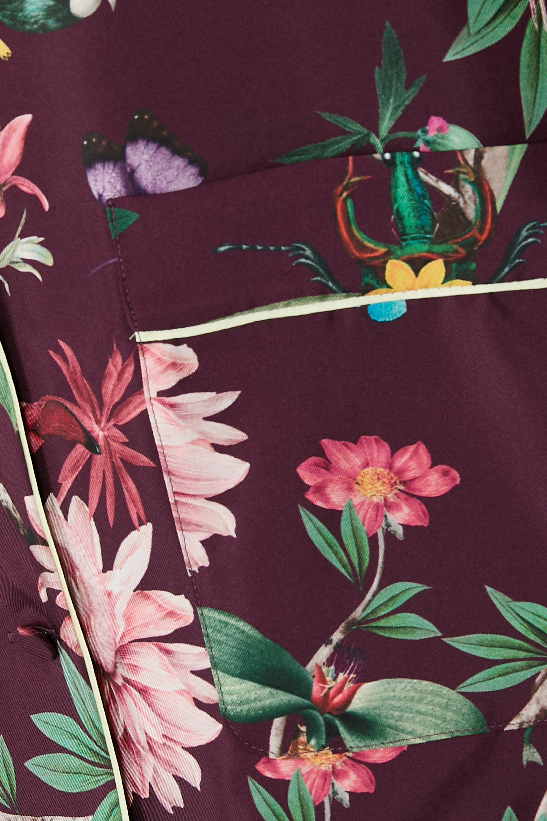 قميص بيجامة