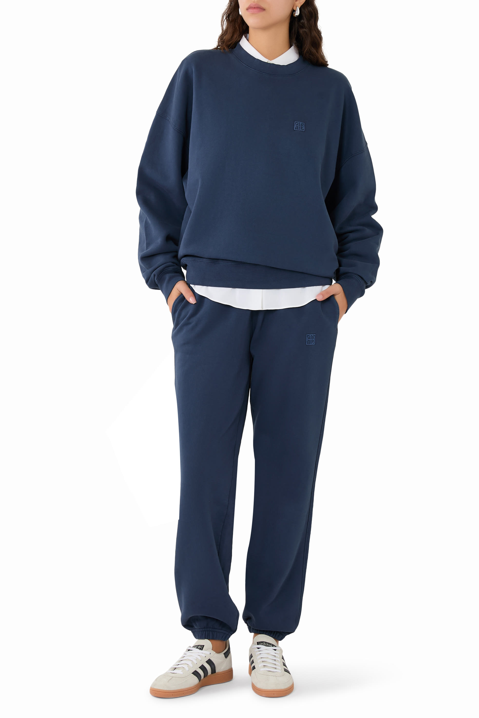 سويت شيرت مايلز برقعة مربعة بحروف شعار الماركة